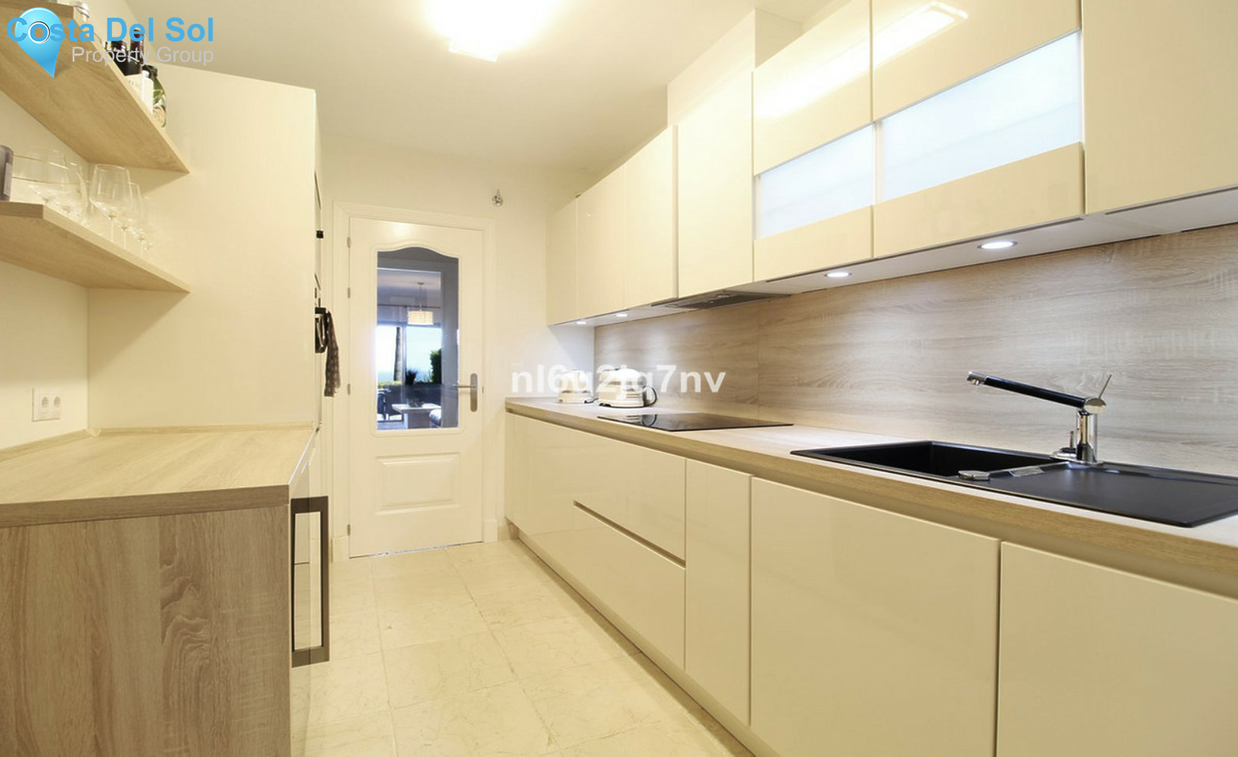 Ground Floor Apartment in Benahavís-1240721