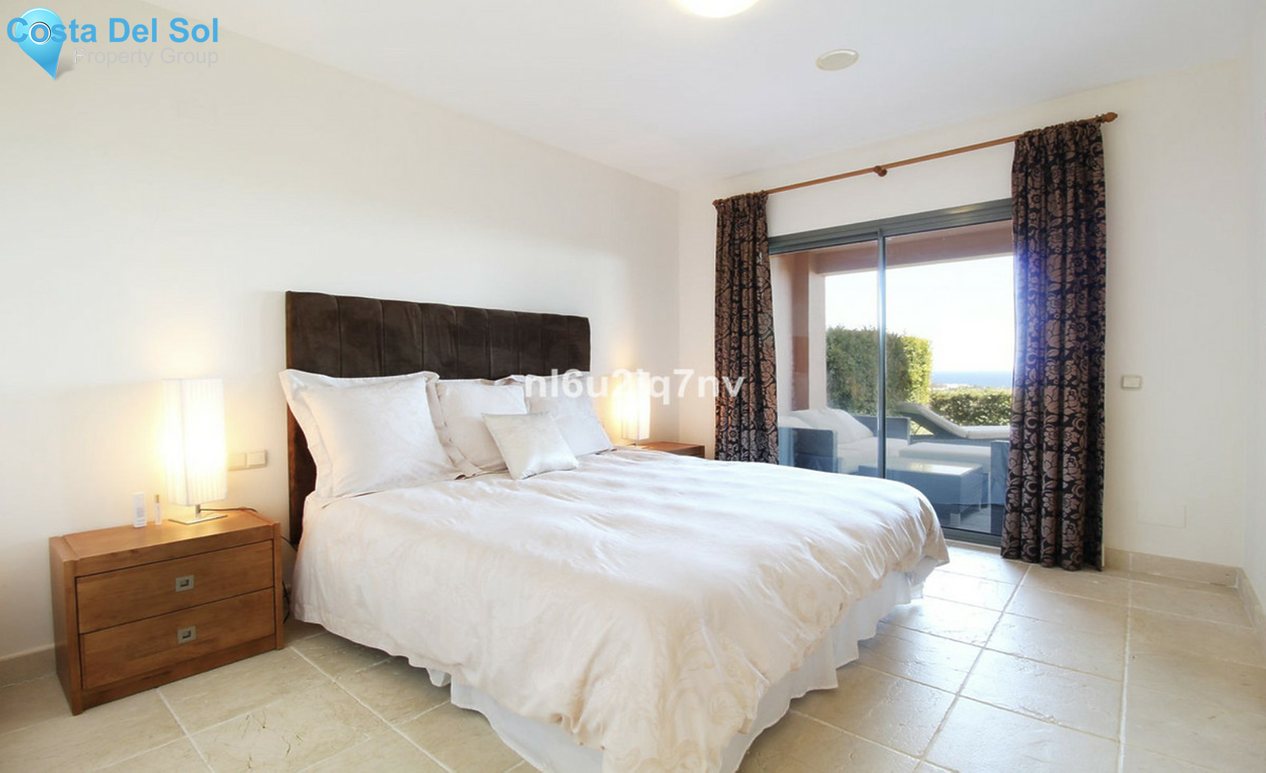 Ground Floor Apartment in Benahavís-1240722