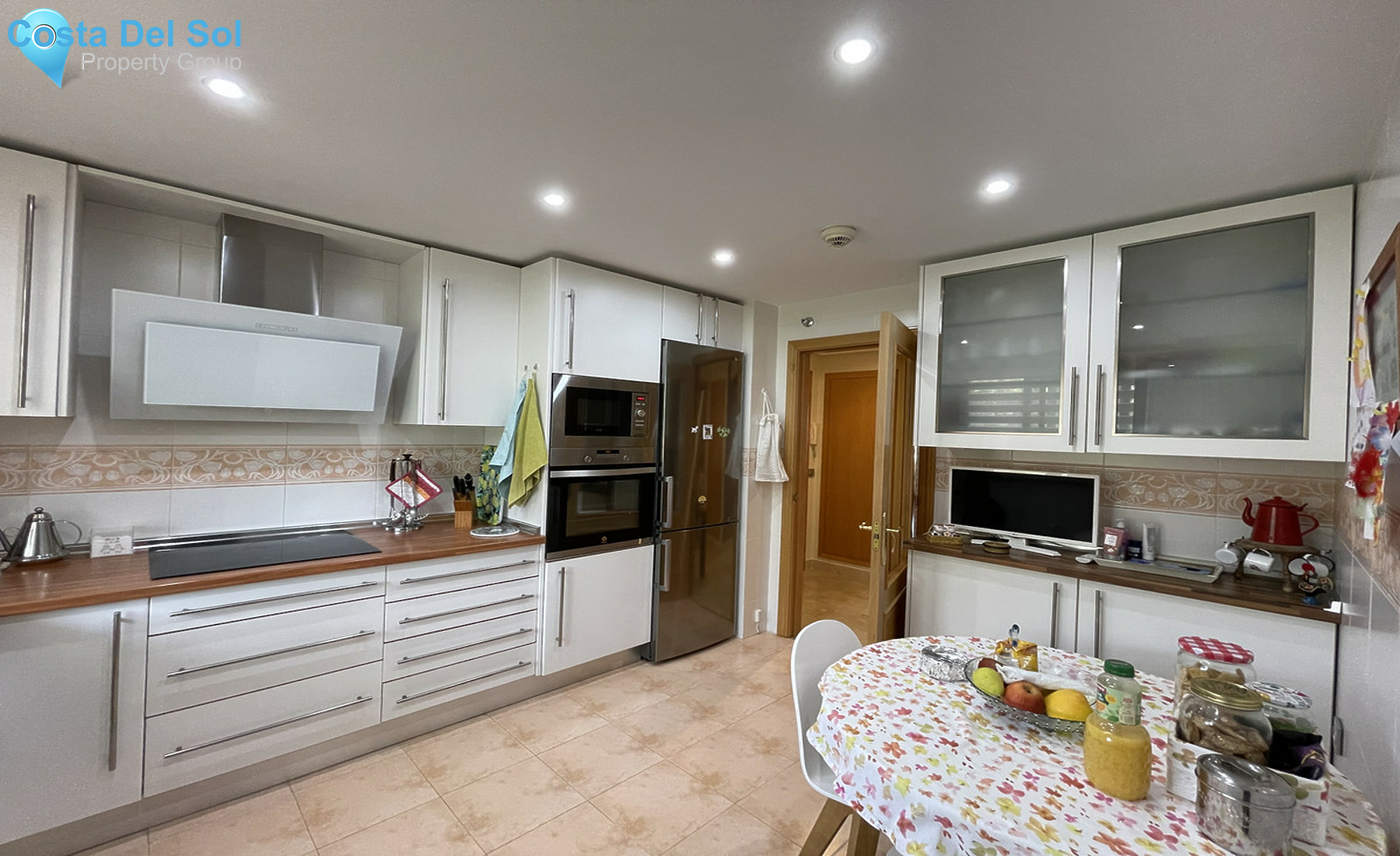 Ground Floor Apartment in Benahavís-1255414