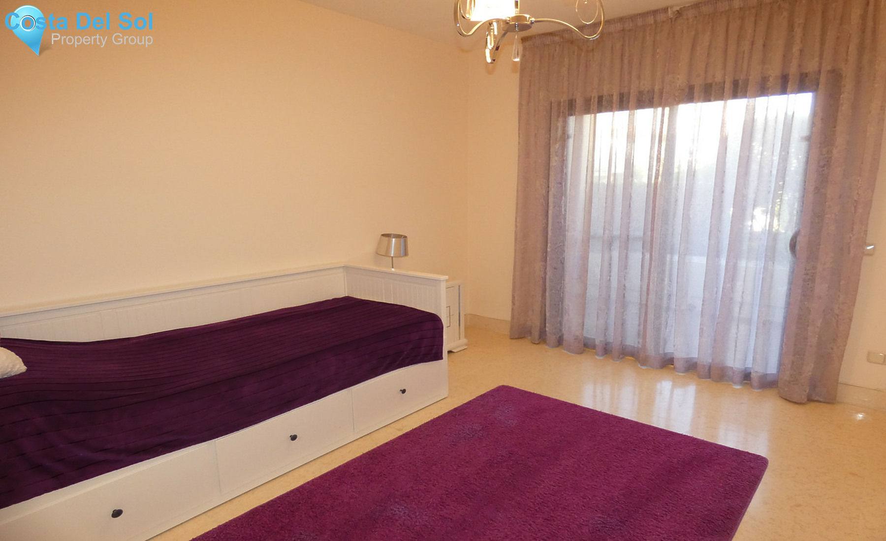 Ground Floor Apartment in Benahavís-1350630