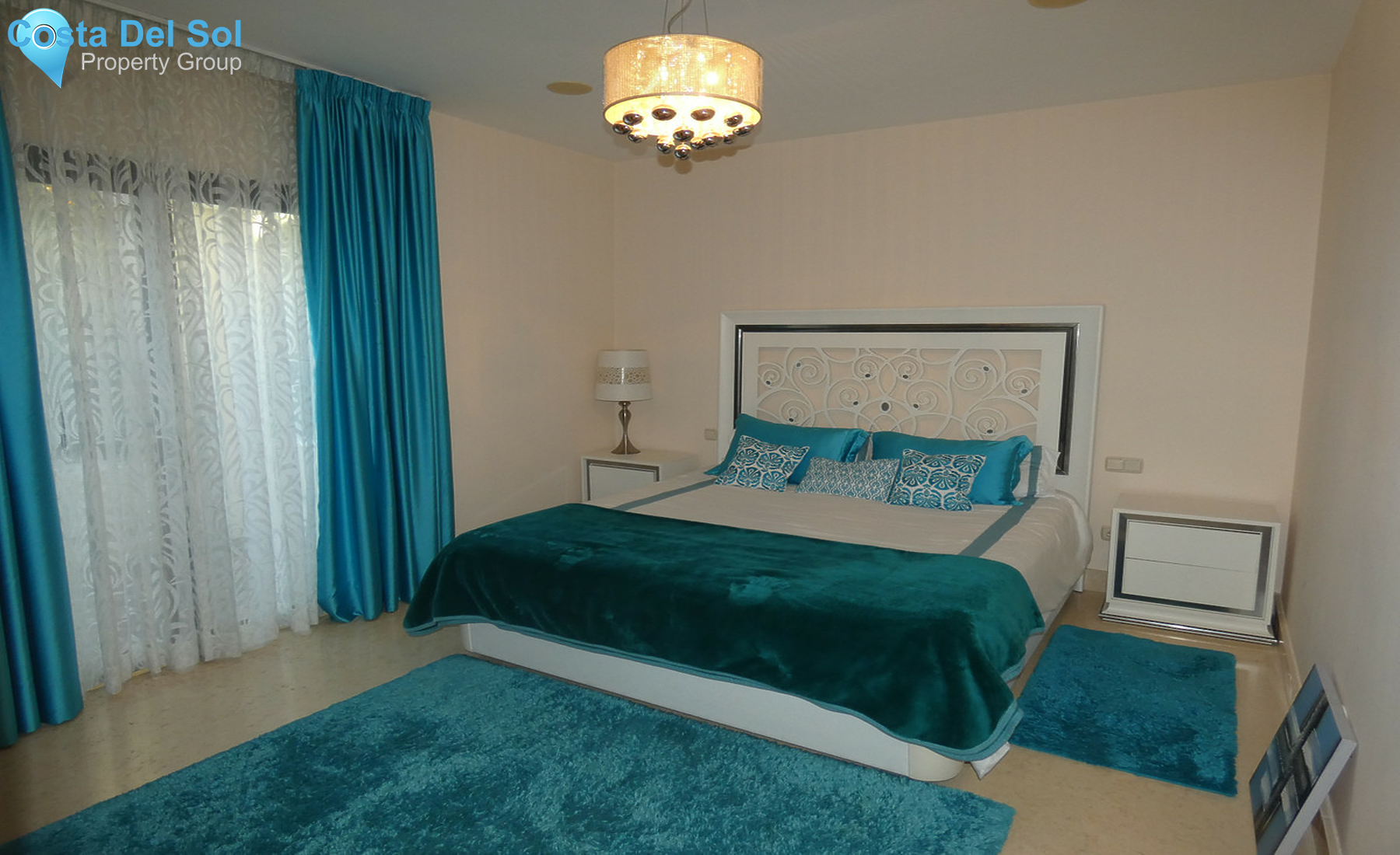 Ground Floor Apartment in Benahavís-1350624