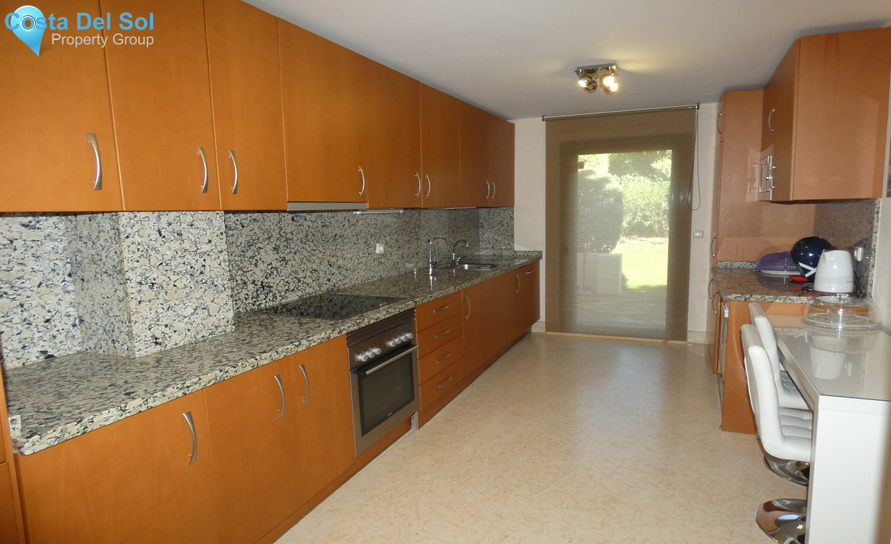 Ground Floor Apartment in Benahavís-1350625