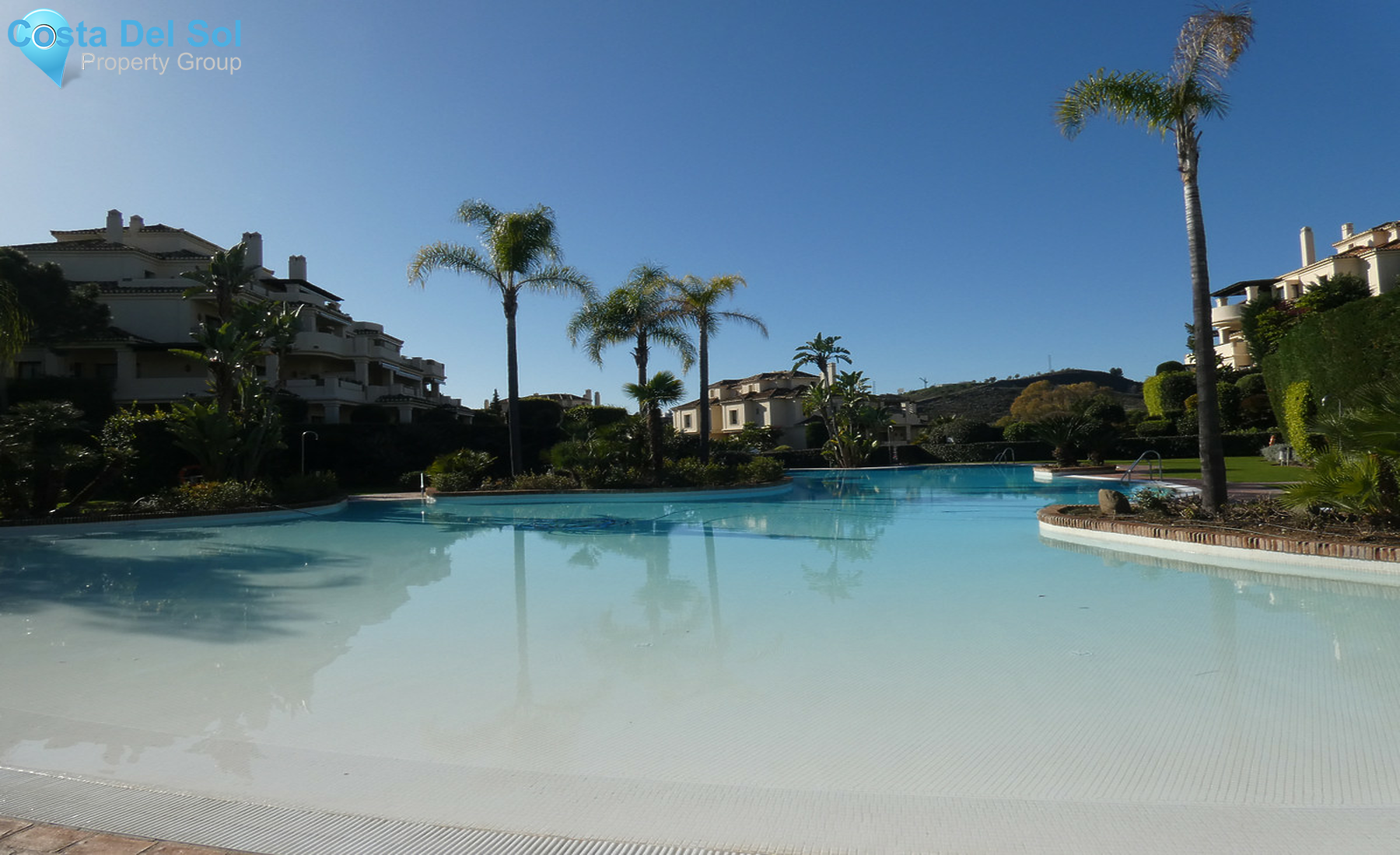 Ground Floor Apartment in Benahavís-1350626