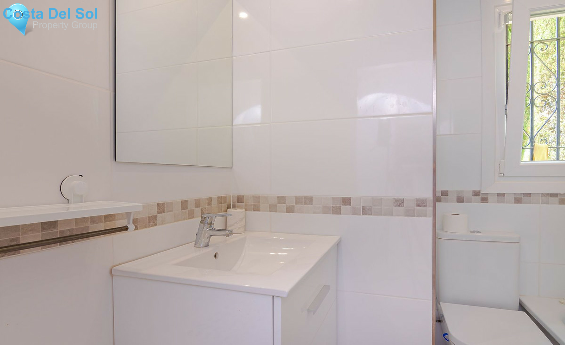 Ground Floor Apartment in Benahavís-1371157