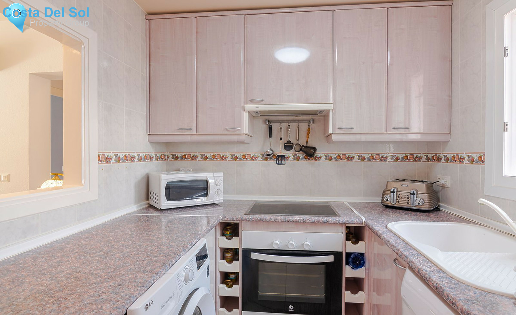Ground Floor Apartment in Benahavís-1371160