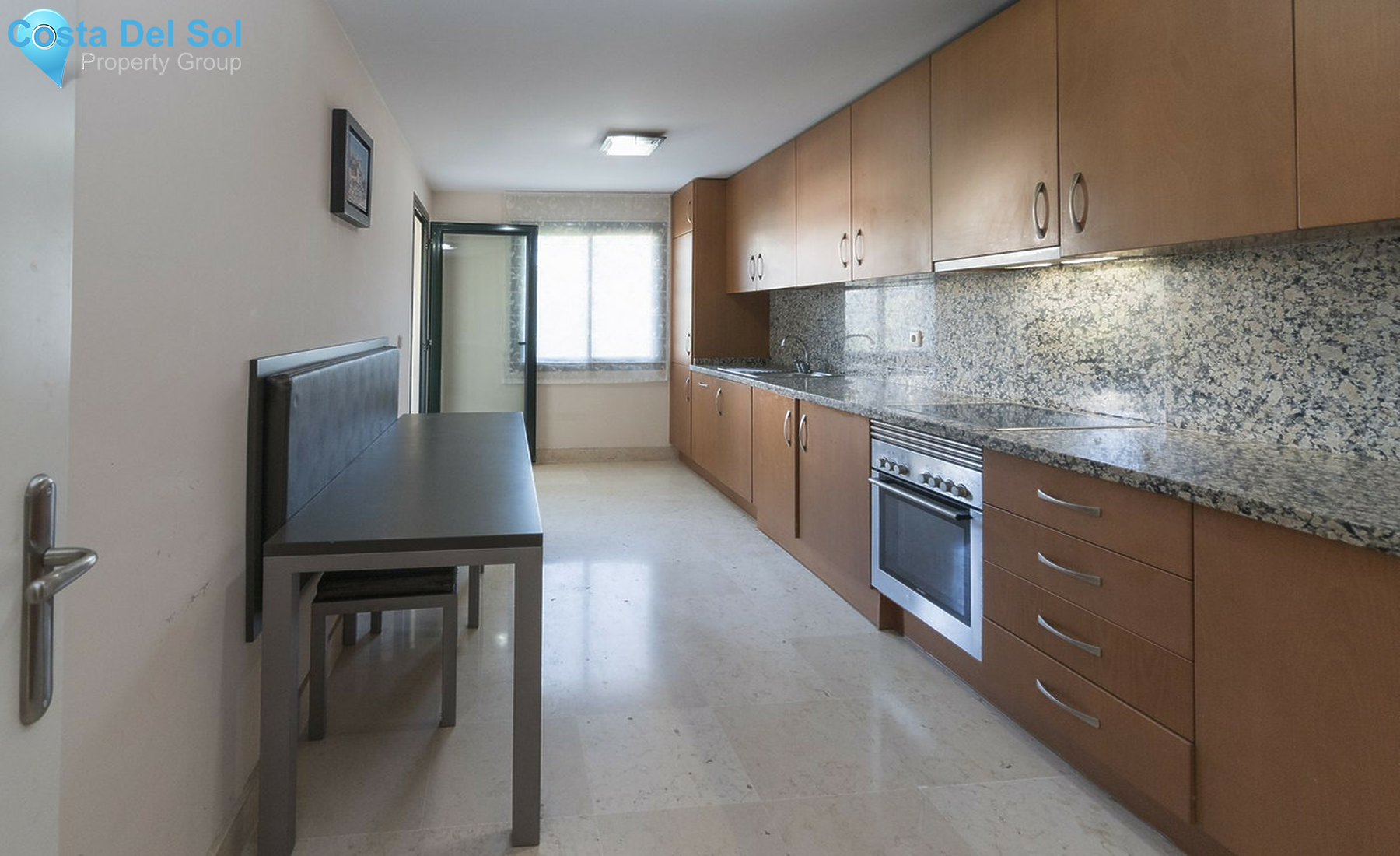 Ground Floor Apartment in Benahavís-1510630
