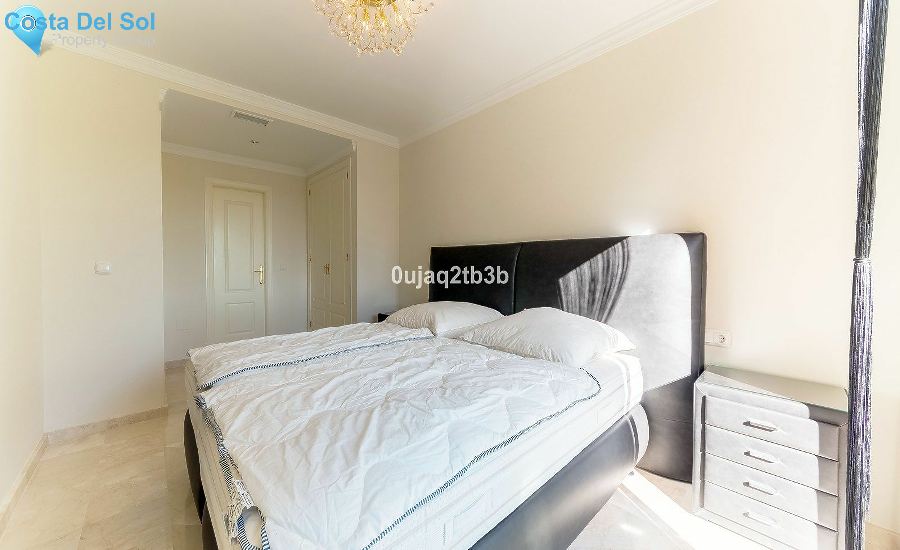 Ground Floor Apartment in Benahavís-1160358