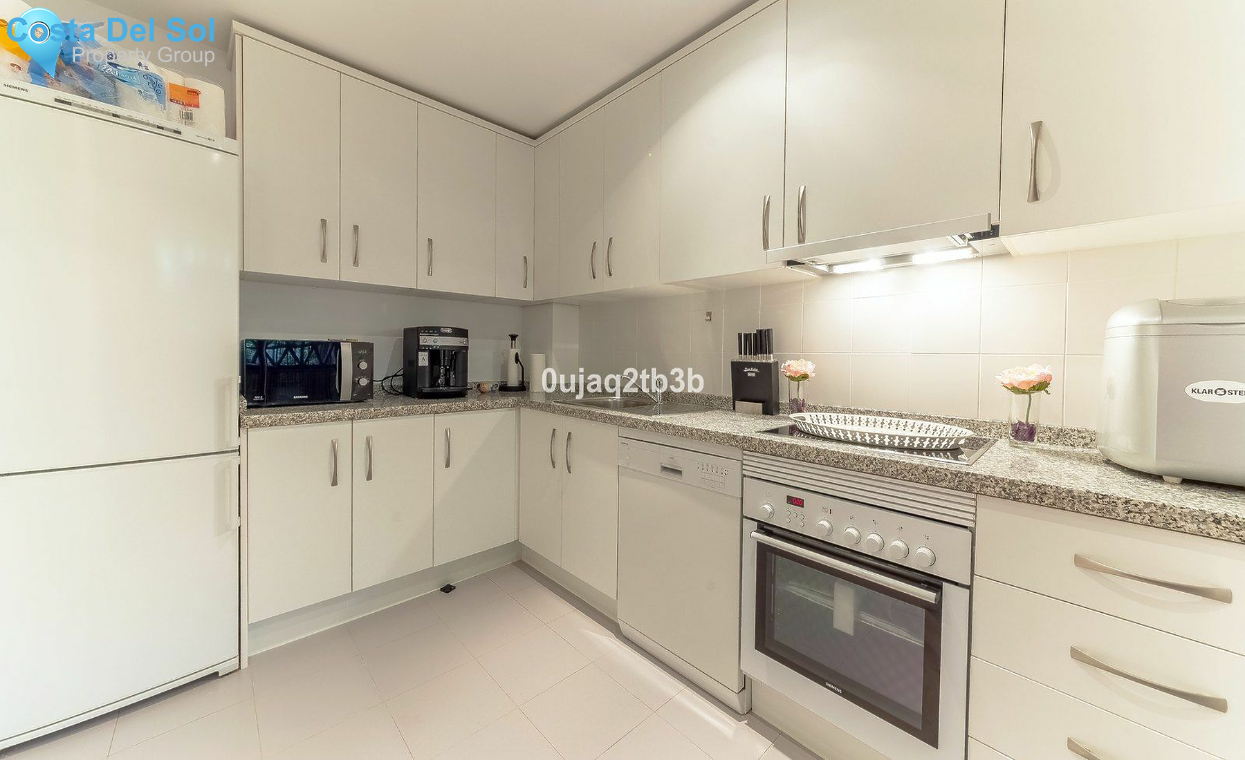 Ground Floor Apartment in Benahavís-1160352