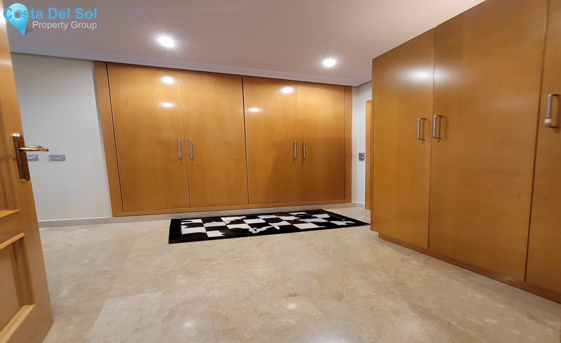 Ground Floor Apartment in Benahavís-1425650