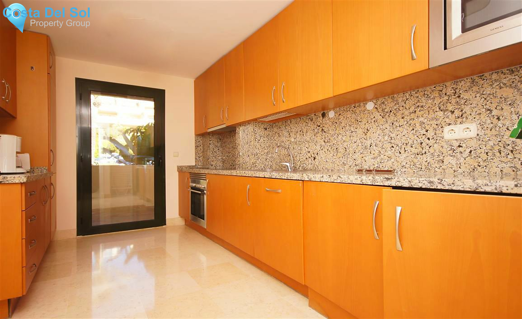 Ground Floor Apartment in Benahavís-1442857
