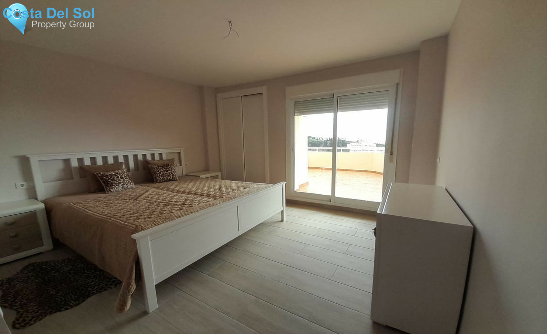 Middle Floor Apartment in Calahonda-1508771