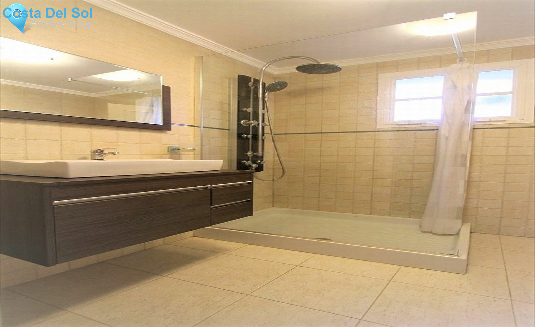 Ground Floor Apartment in Diana Park-1182191