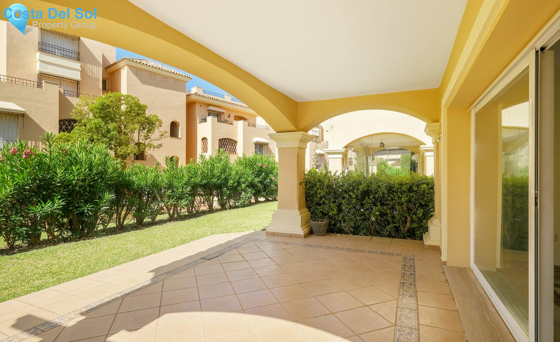 Ground Floor Apartment in Elviria-1427987