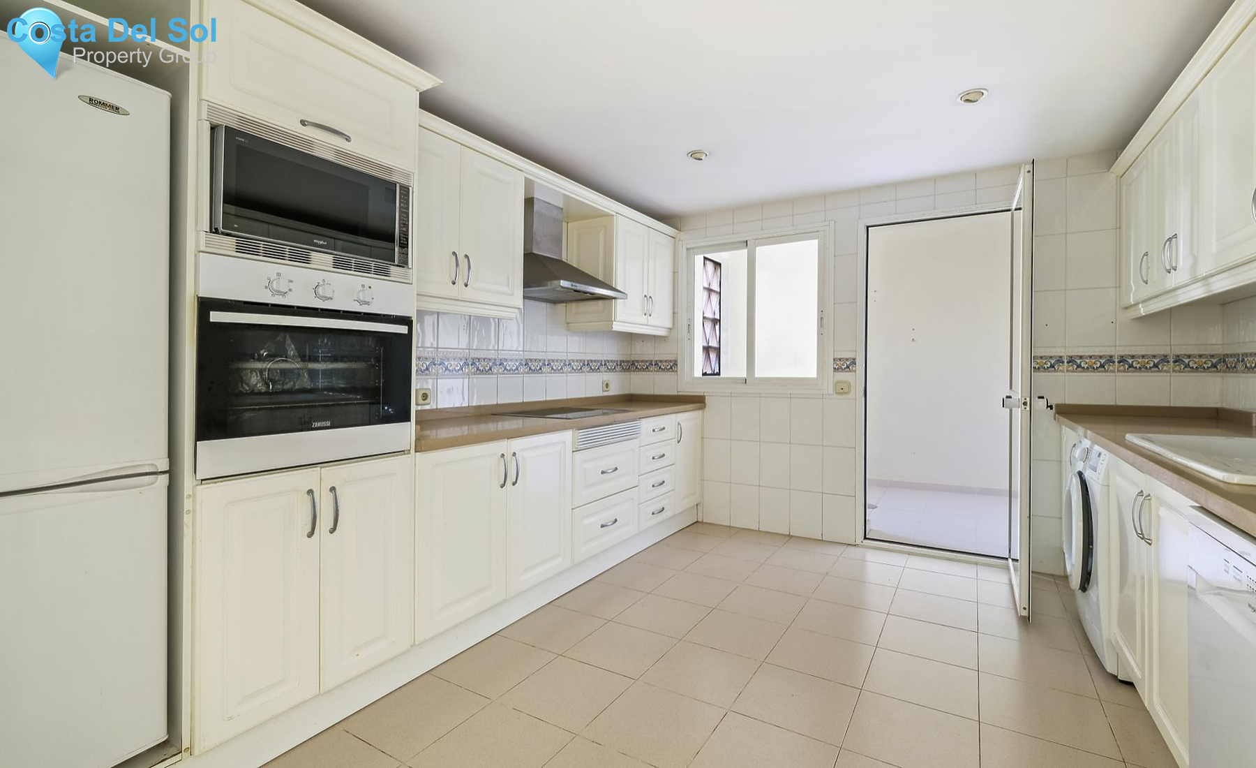 Ground Floor Apartment in Elviria-1427991