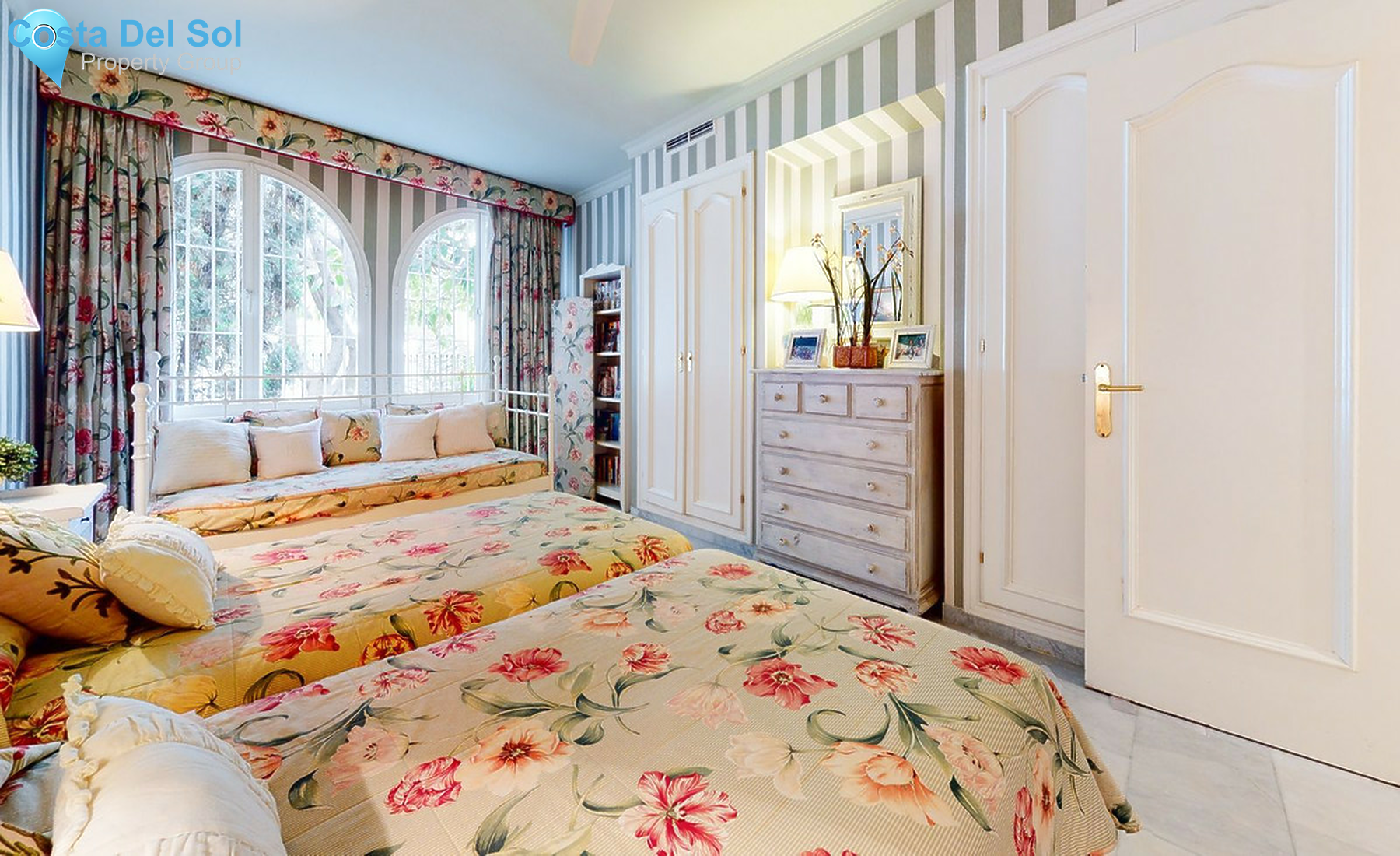 Ground Floor Apartment in Estepona-1283355