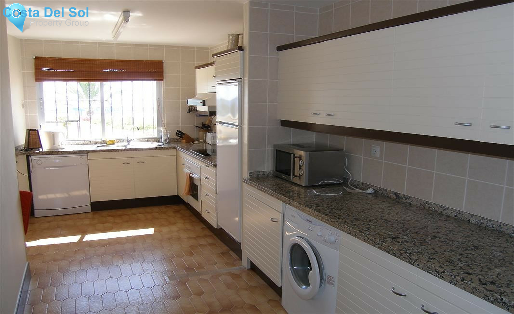 Ground Floor Apartment in Estepona-1300933