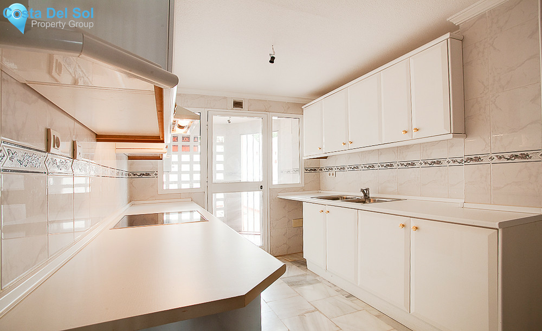 Ground Floor Apartment in Estepona-1335081