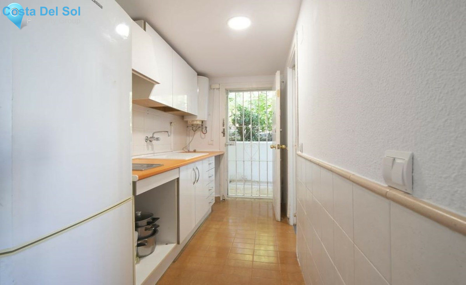 Ground Floor Apartment in Estepona-1402839