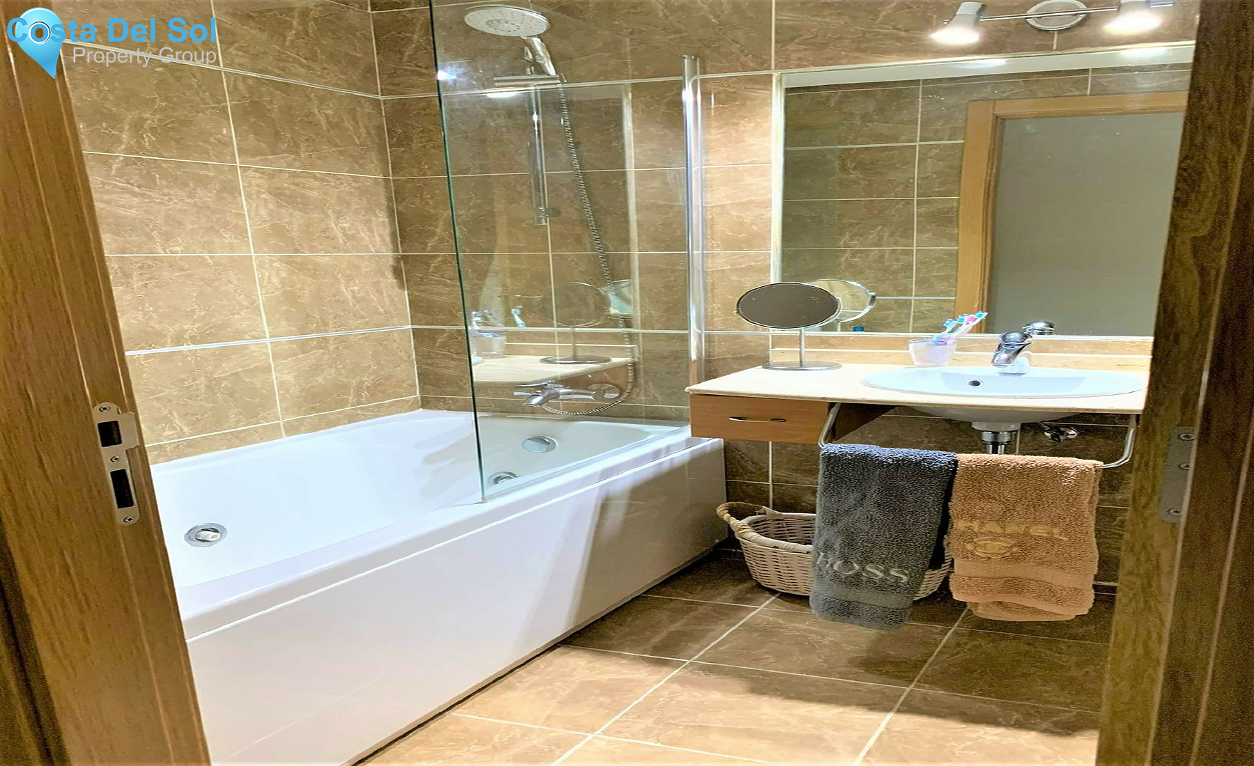 Ground Floor Apartment in Estepona-1540591