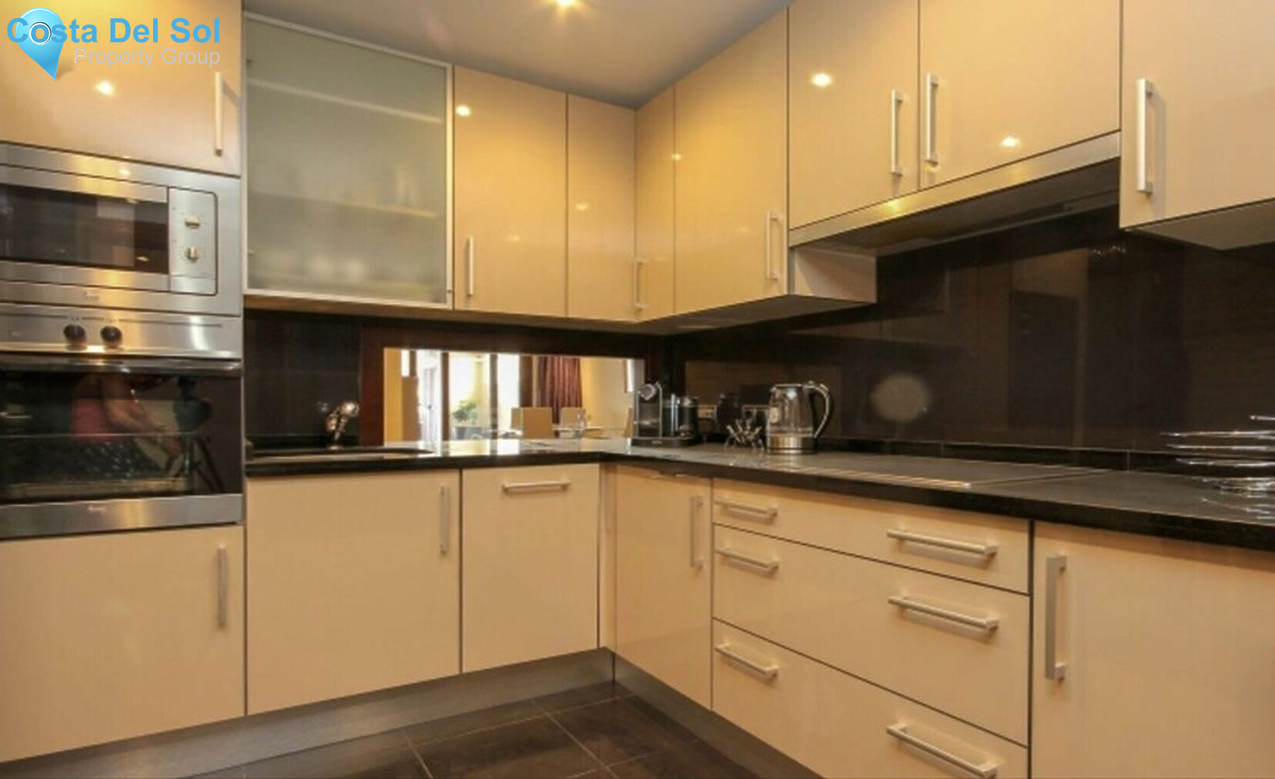 Ground Floor Apartment in Estepona-1126025