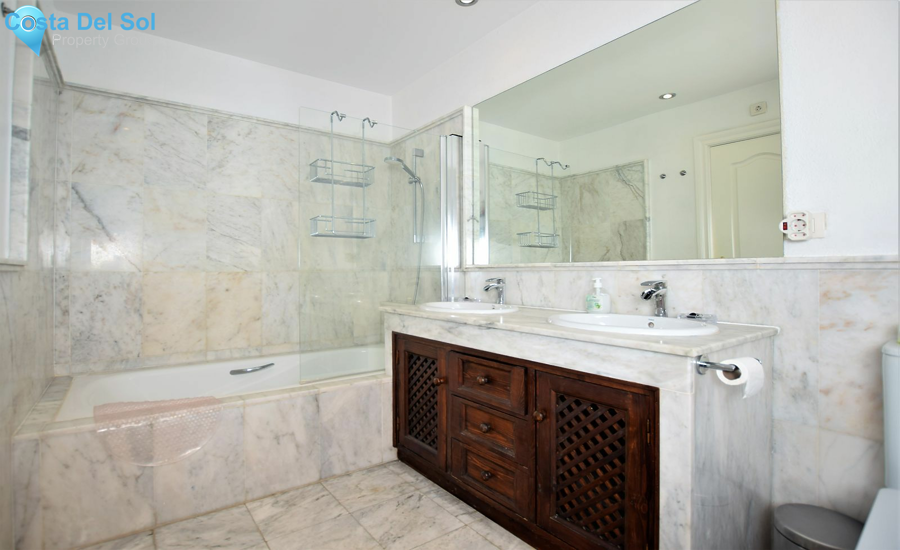 Ground Floor Apartment in Estepona-1137819