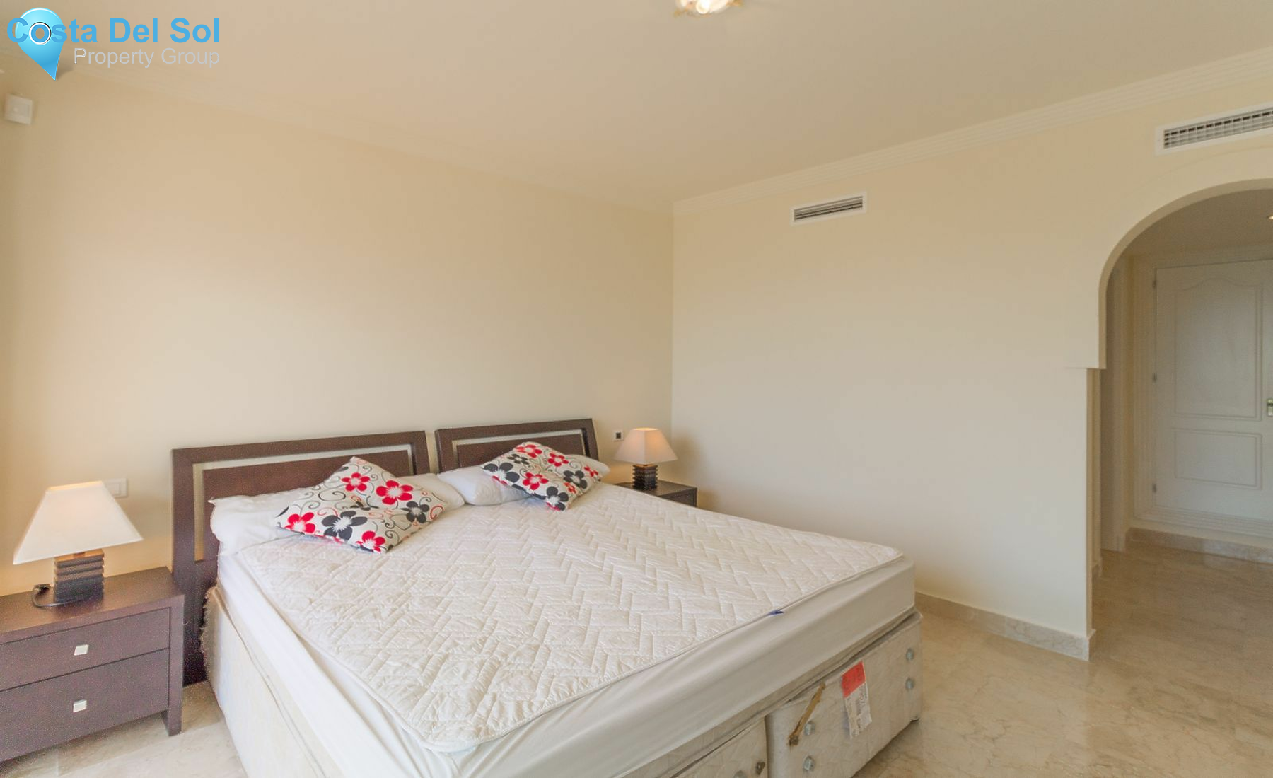 Ground Floor Apartment in Estepona-1143377