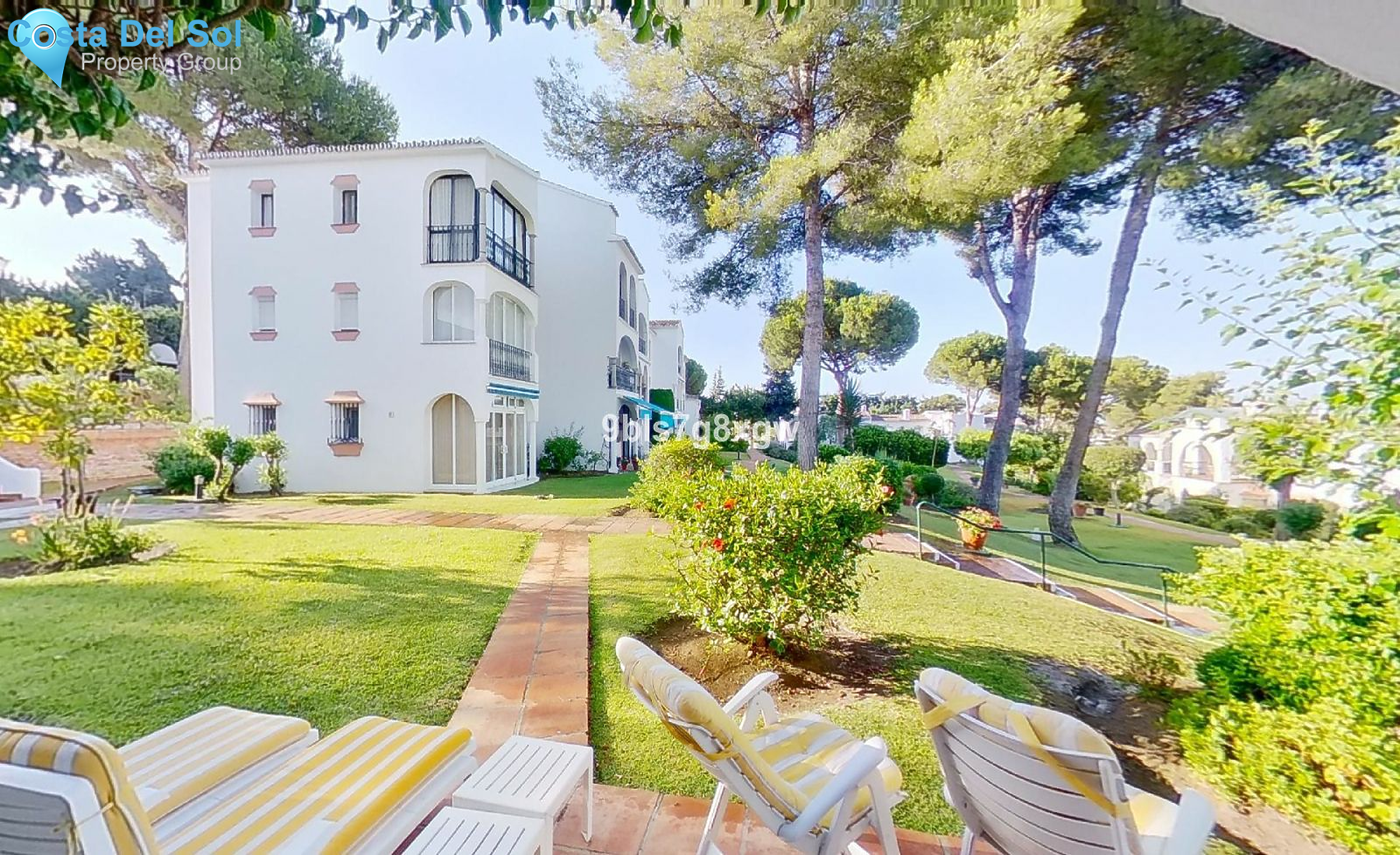 Ground Floor Apartment in Estepona-1207338