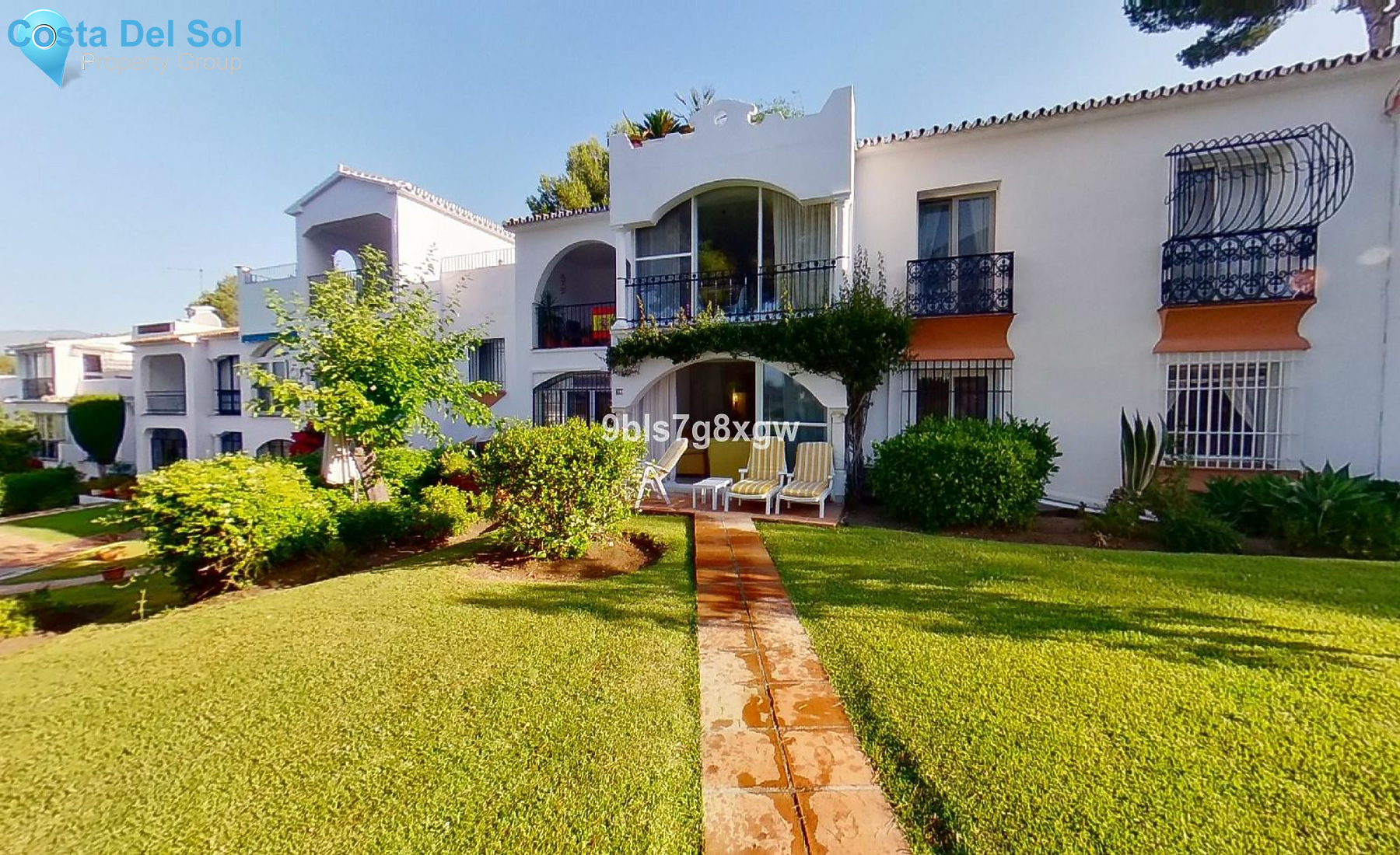 Ground Floor Apartment in Estepona-1207339