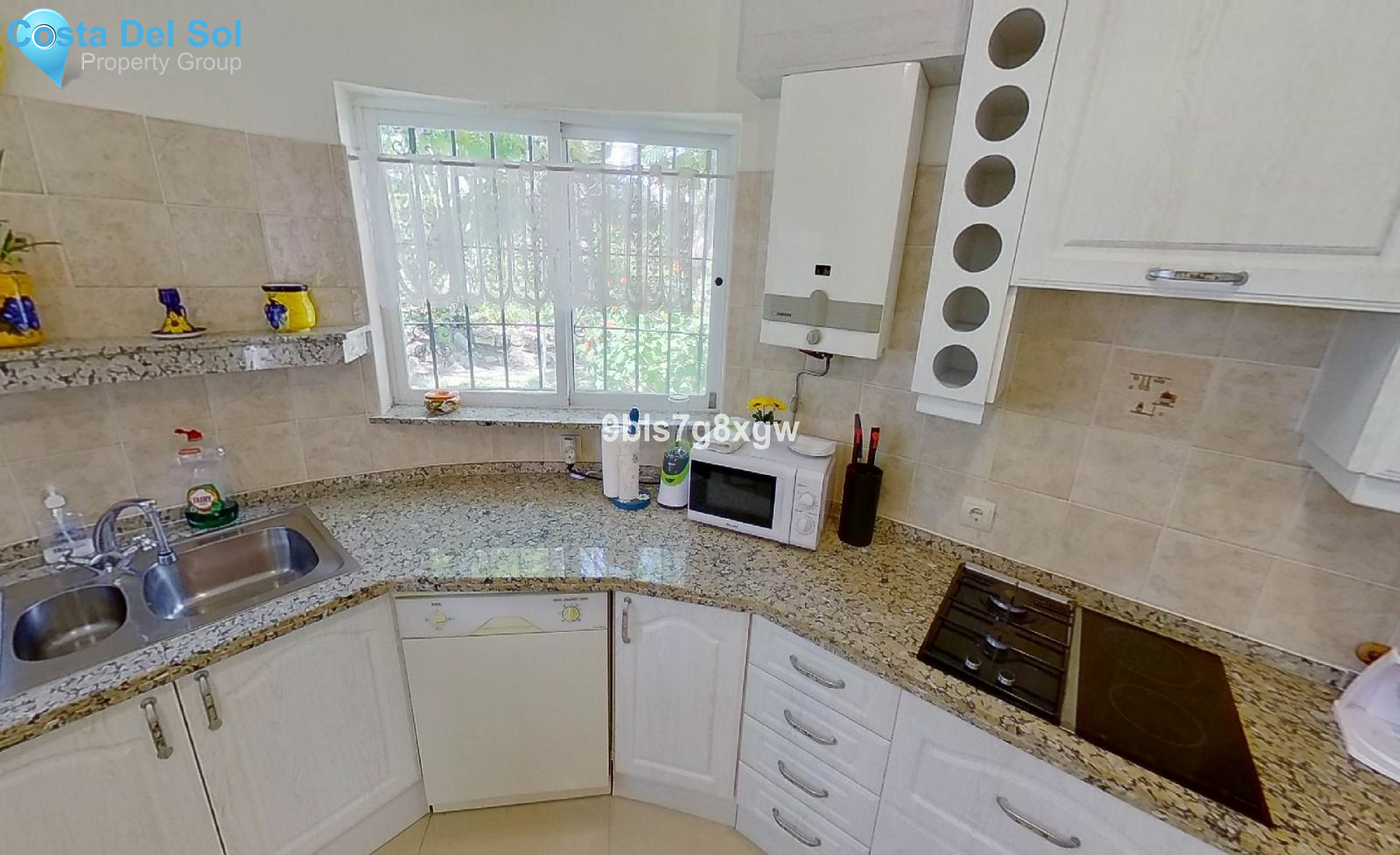 Ground Floor Apartment in Estepona-1207332
