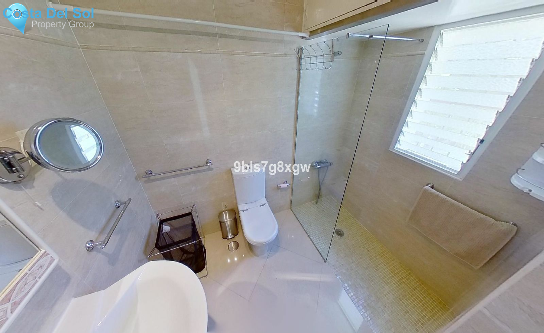 Ground Floor Apartment in Estepona-1207335