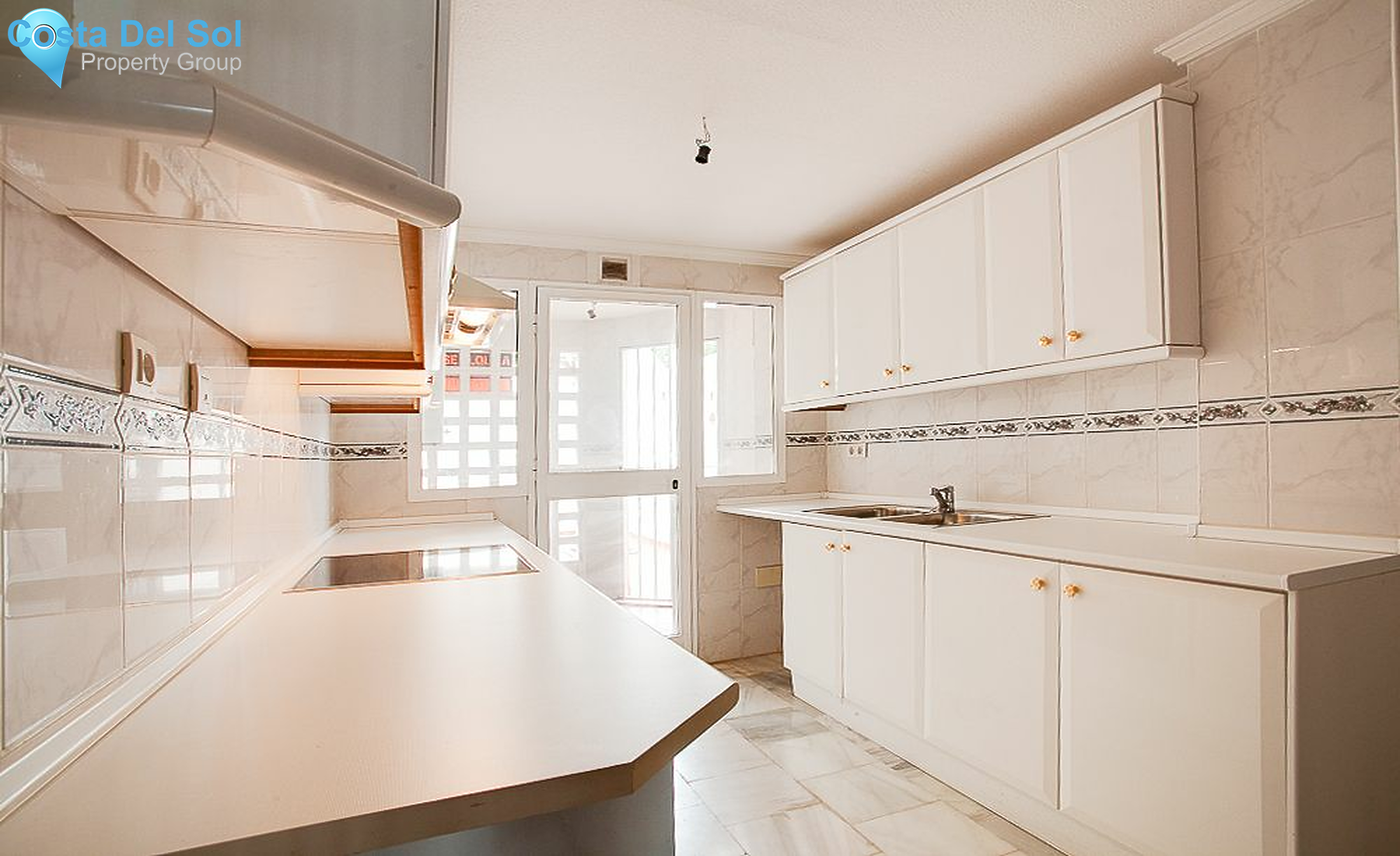 Ground Floor Apartment in Estepona-1224058