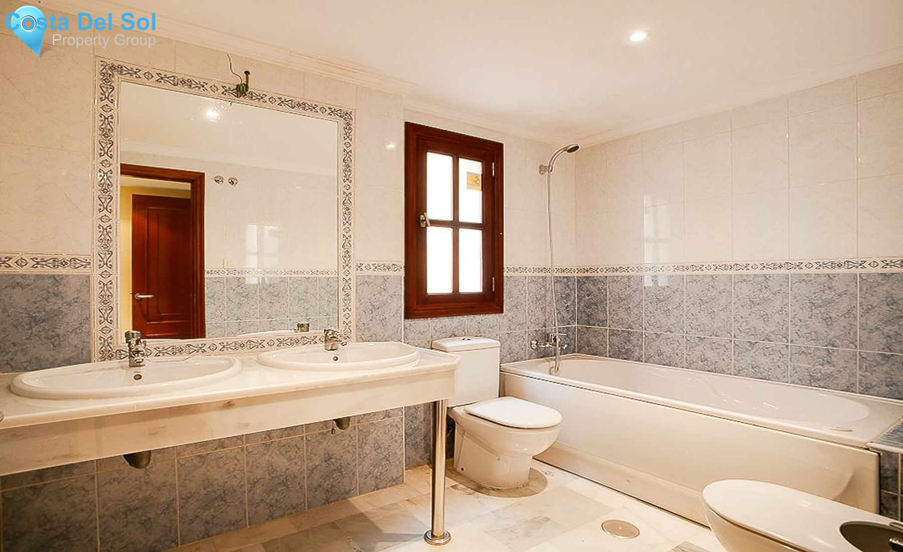 Ground Floor Apartment in Estepona-1224059