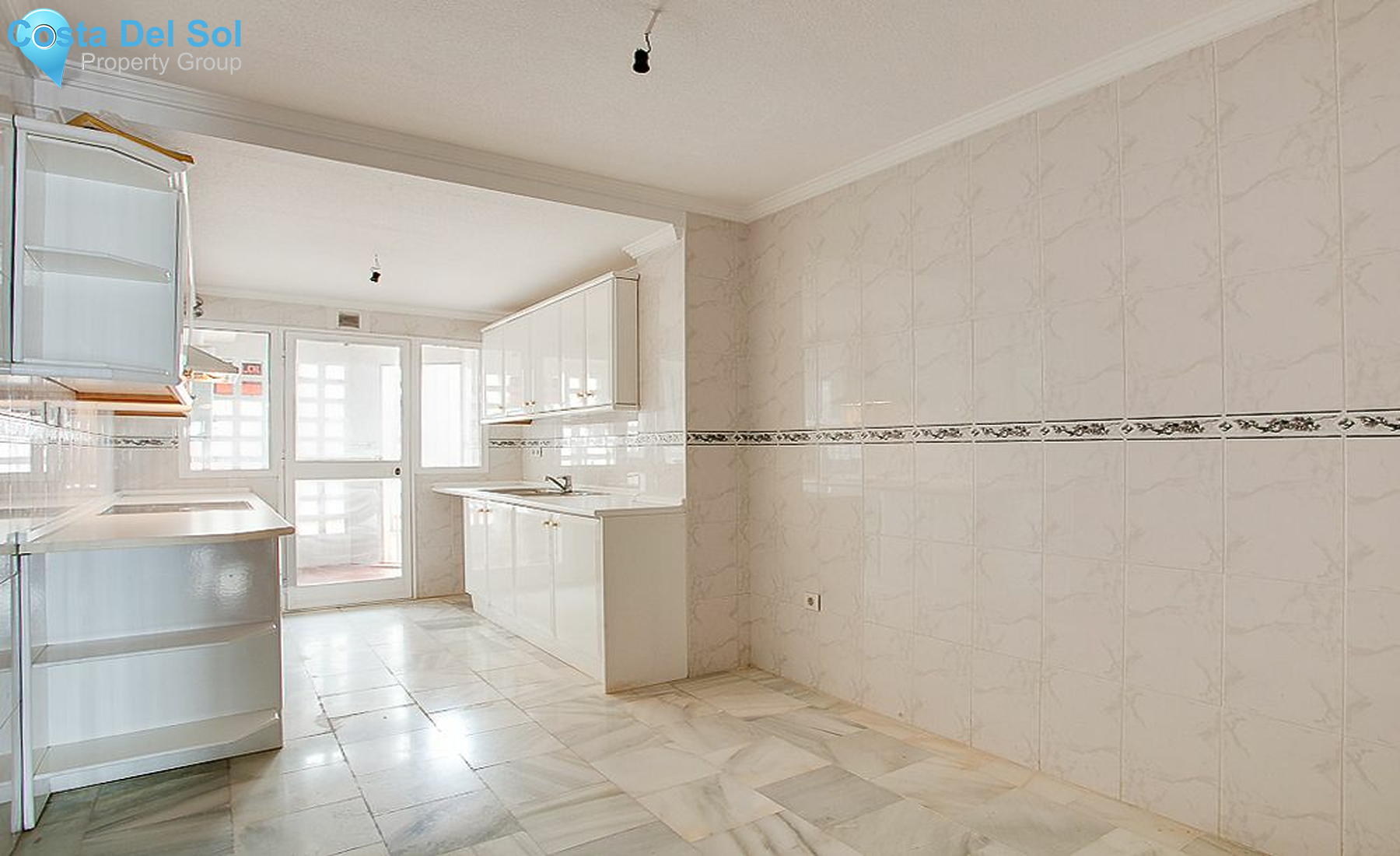 Ground Floor Apartment in Estepona-1224063