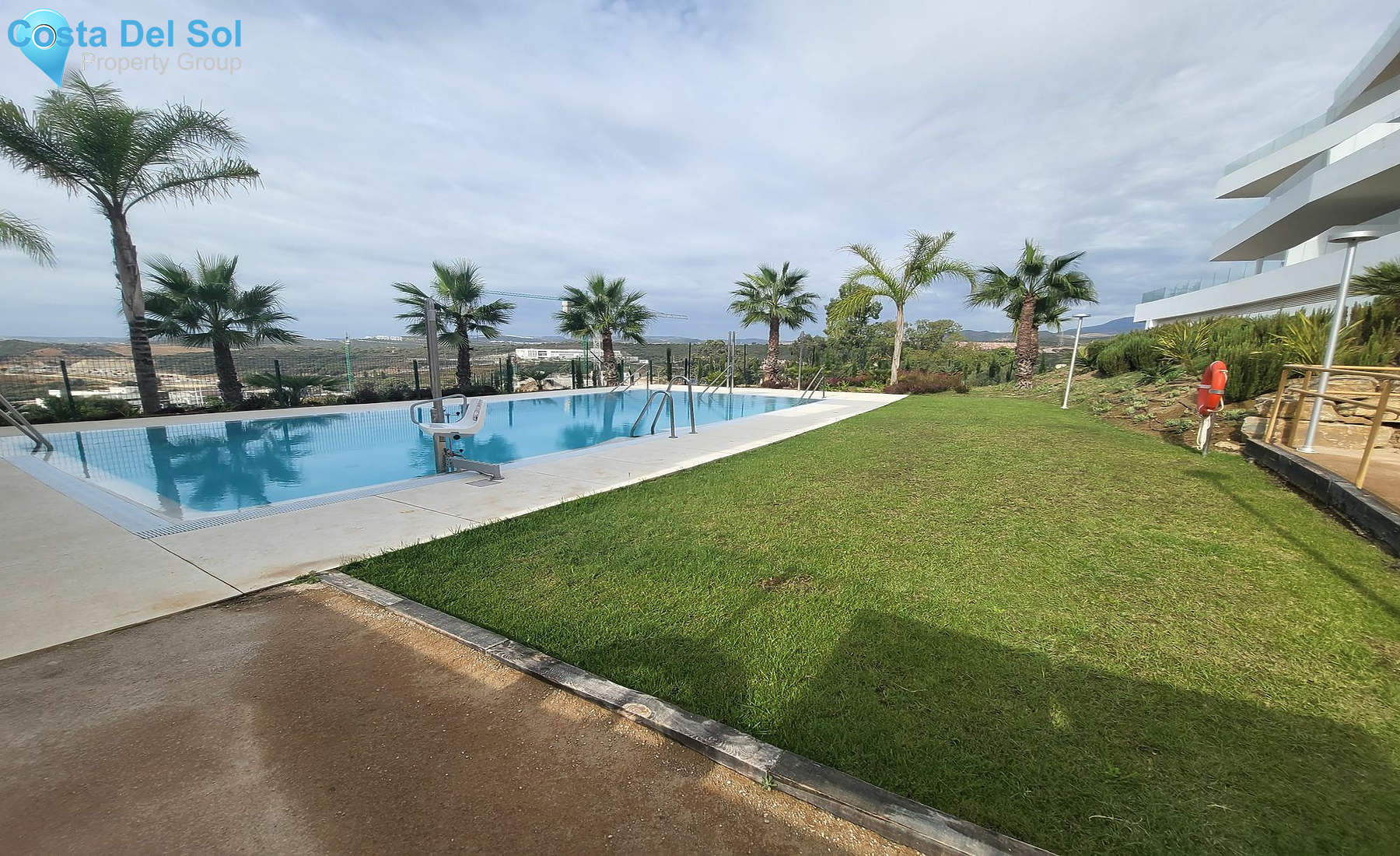 Ground Floor Apartment in Estepona-1418442