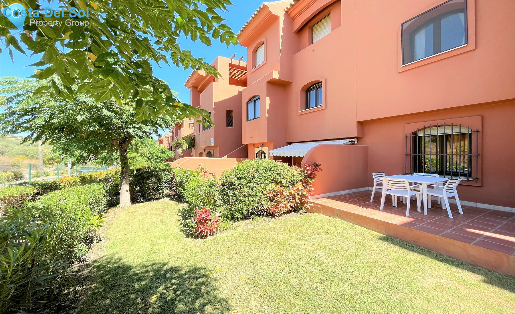 Ground Floor Apartment in Estepona-1419946