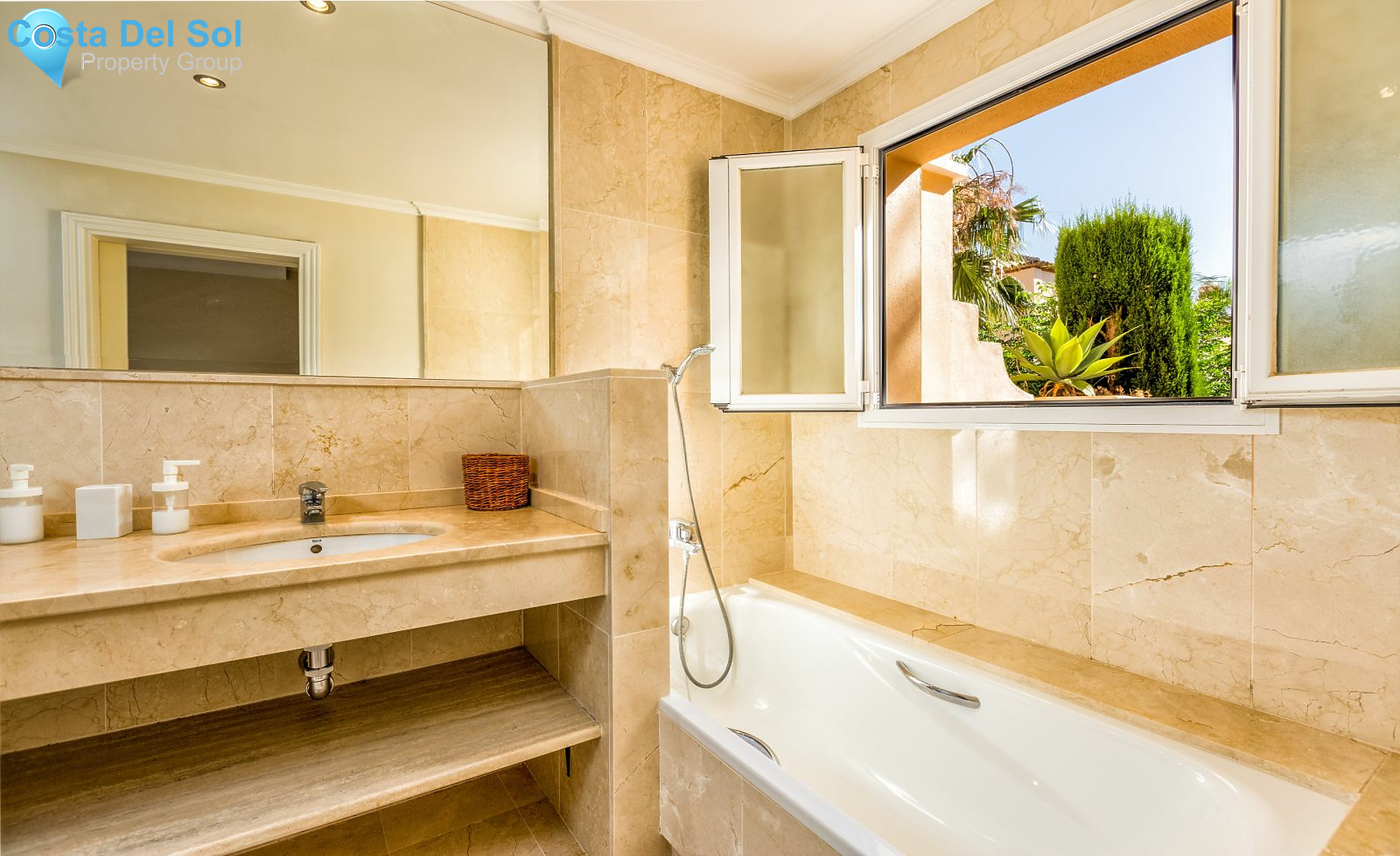 Ground Floor Apartment in Estepona-1473144