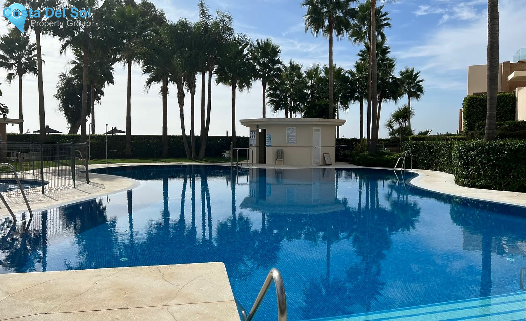 Ground Floor Apartment in Estepona-1483548
