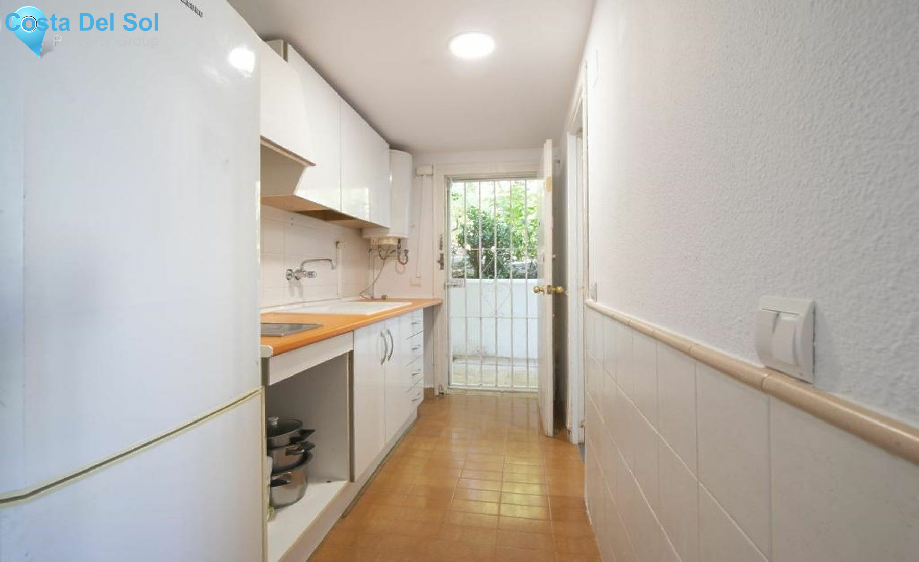 Ground Floor Apartment in Estepona-1483810
