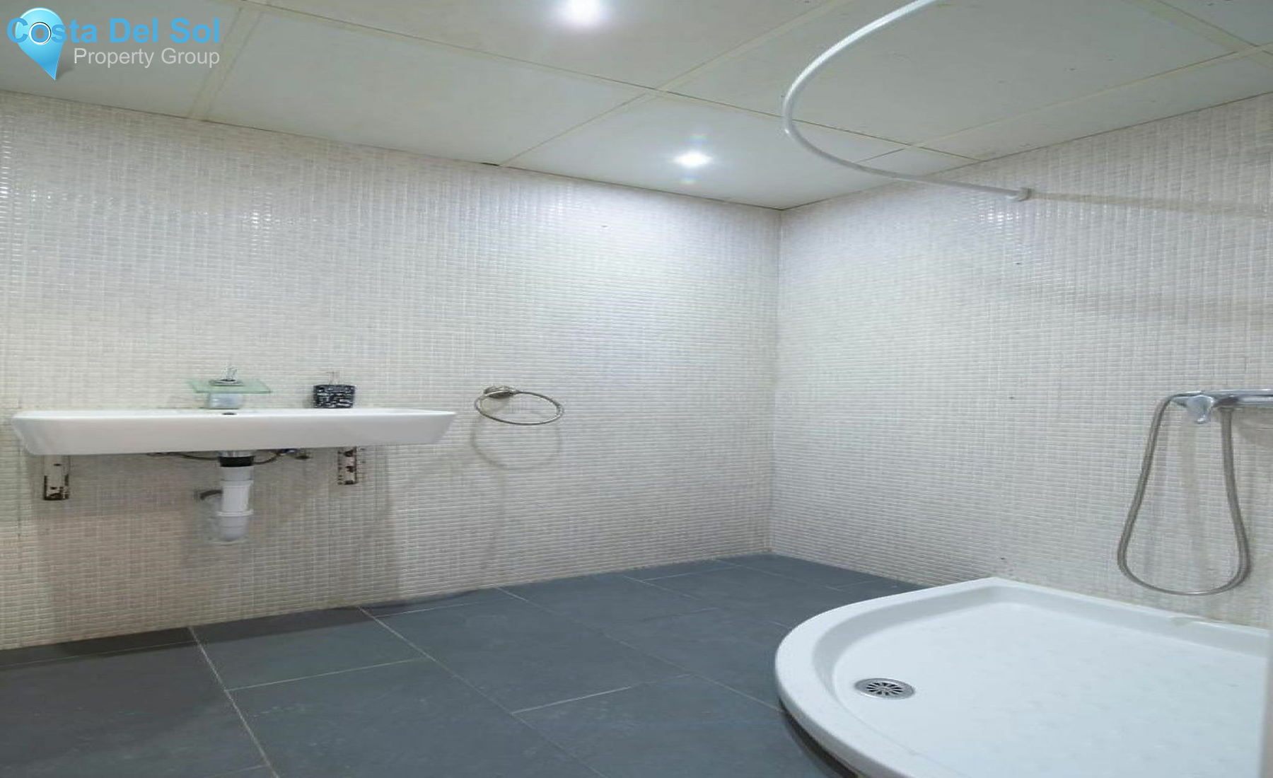 Ground Floor Apartment in Estepona-1483811