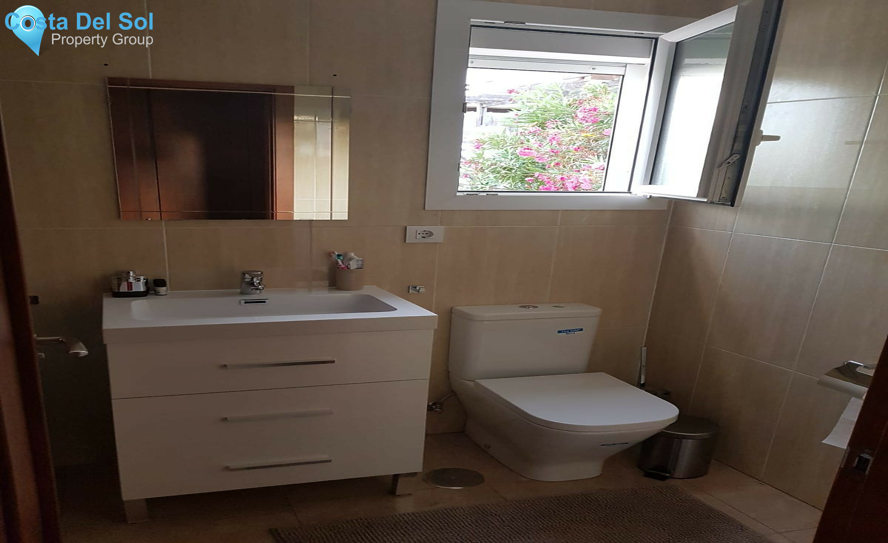 Ground Floor Apartment in La Duquesa-1543969