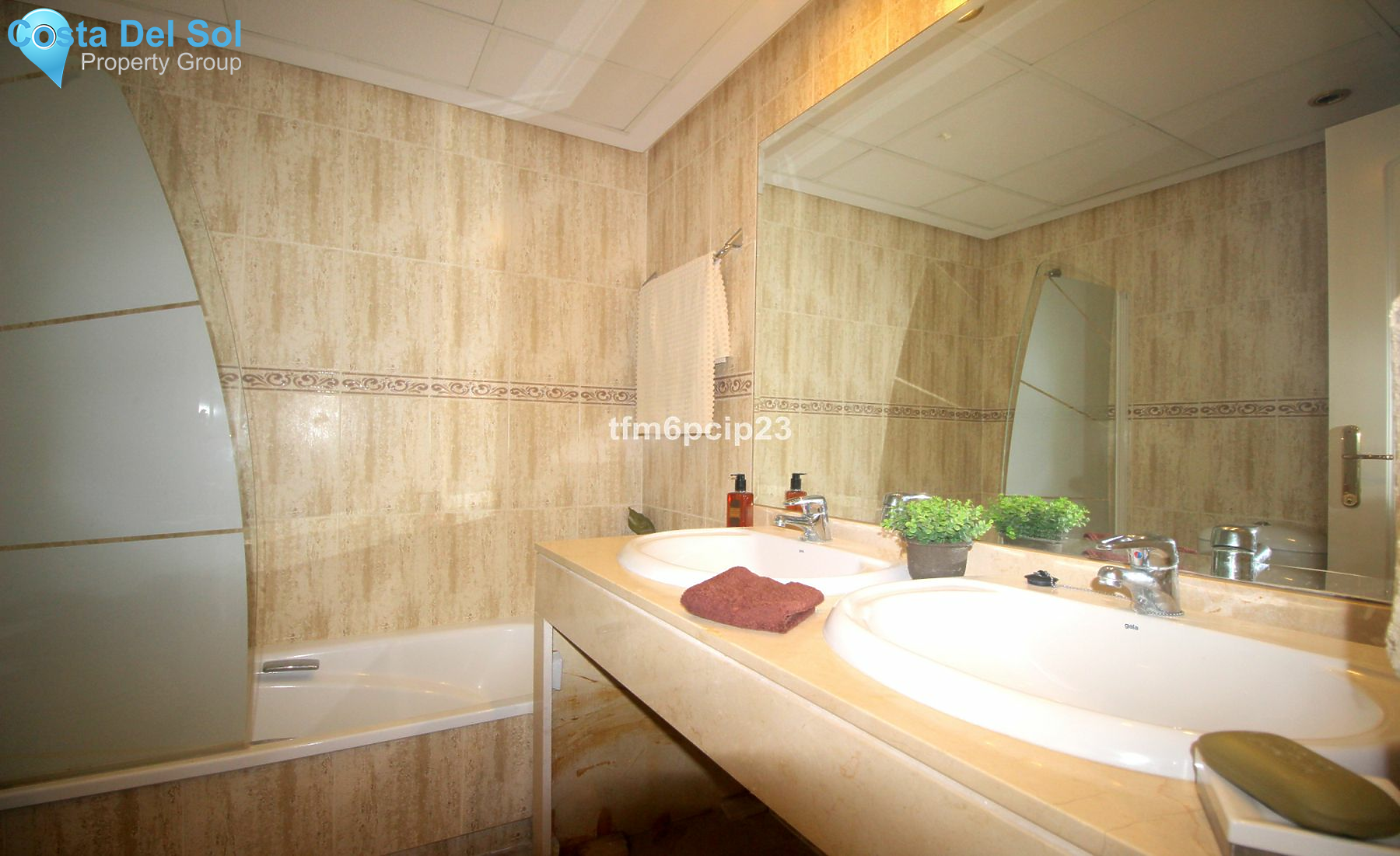 Ground Floor Apartment in La Duquesa-1393000