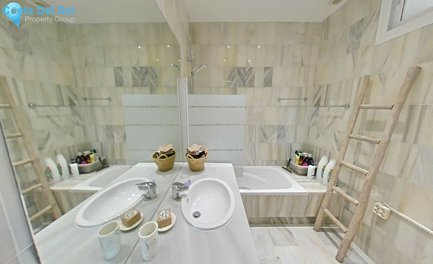 Ground Floor Apartment in La Mairena-1261543