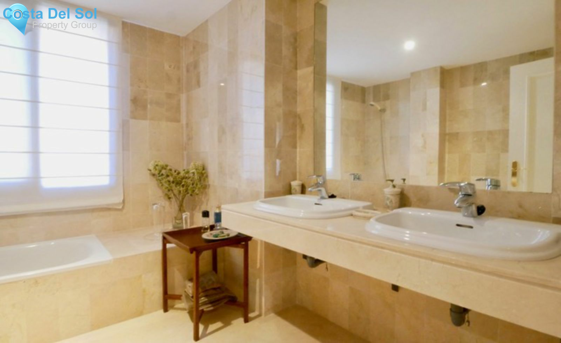 Ground Floor Apartment in La Mairena-1182818