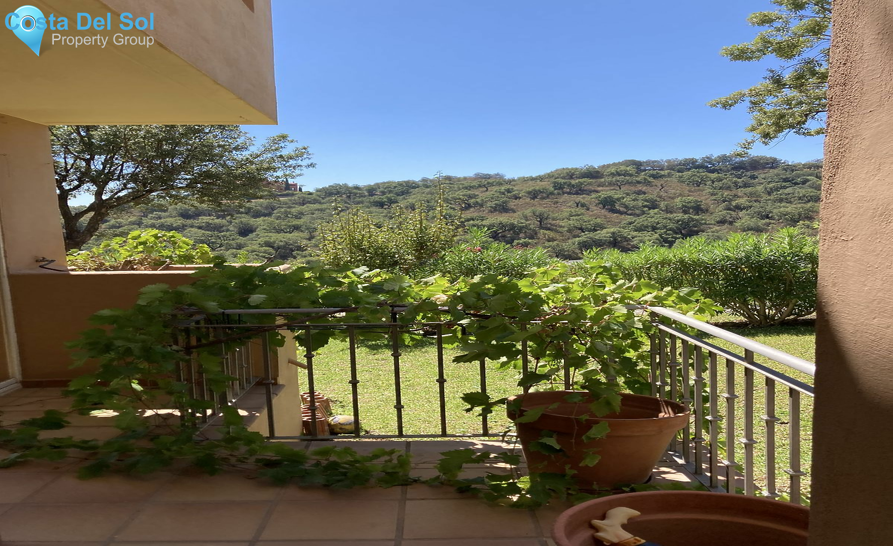 Ground Floor Apartment in La Mairena-1427018