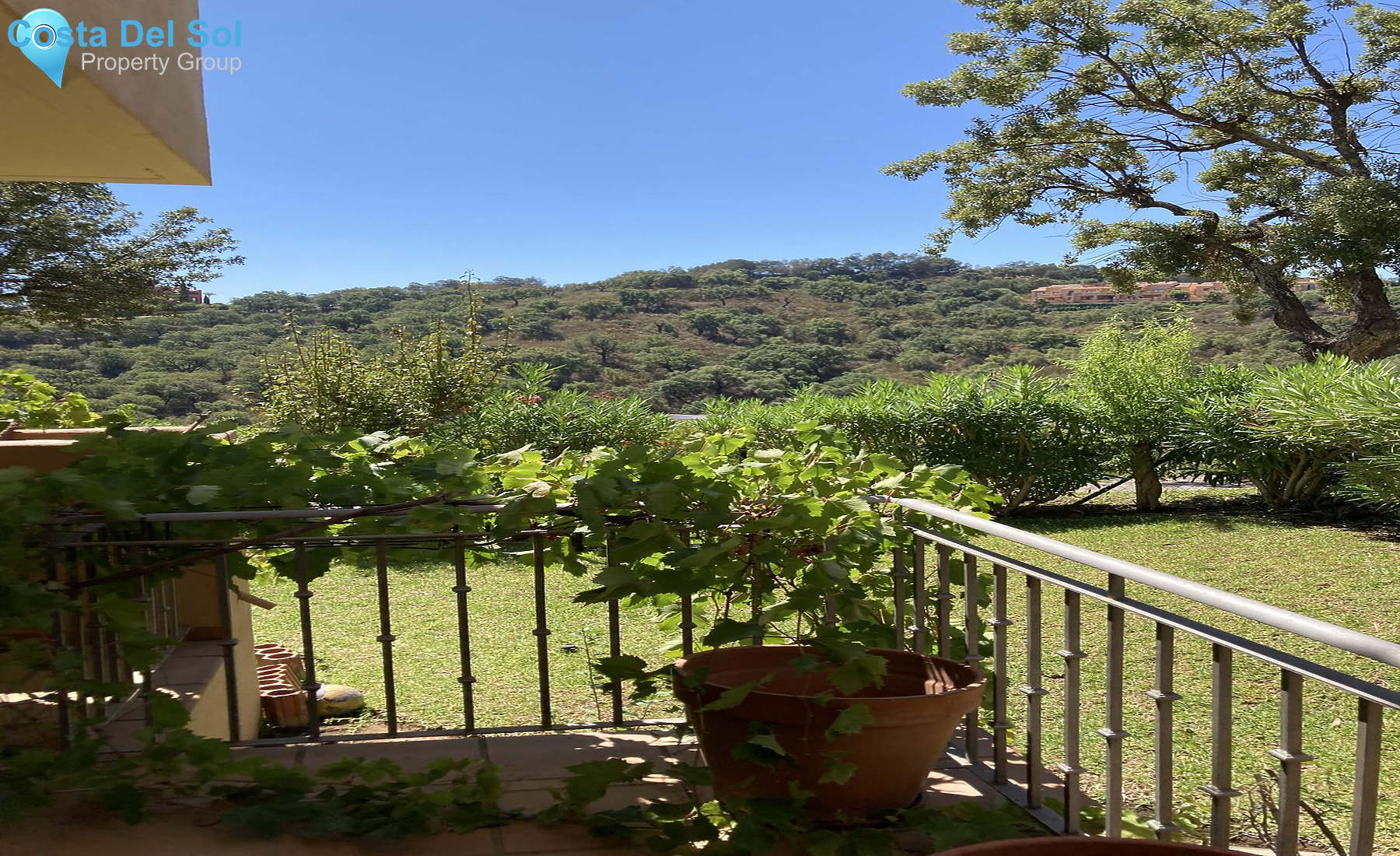 Ground Floor Apartment in La Mairena-1427017