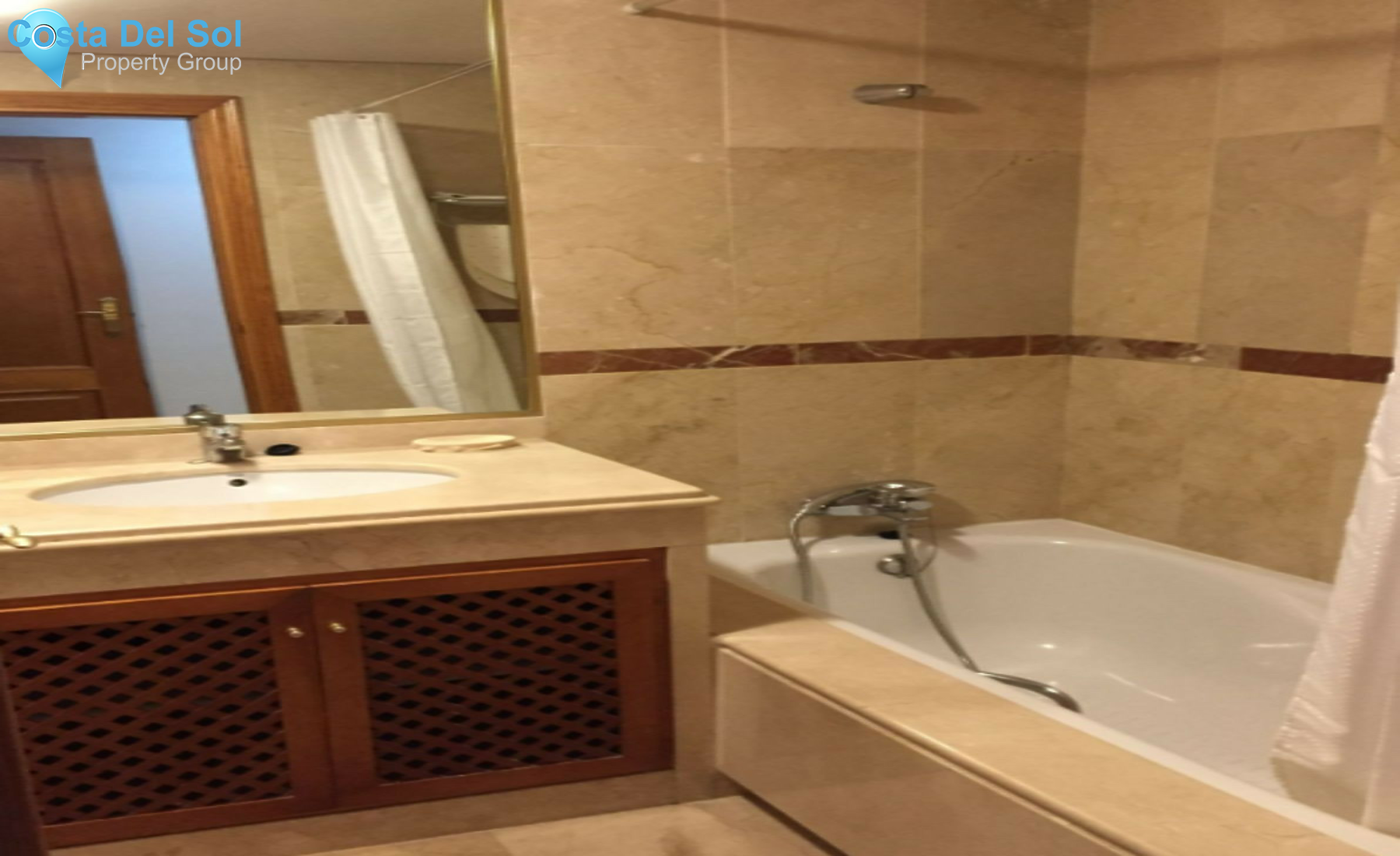 Ground Floor Apartment in Los Monteros-1278146