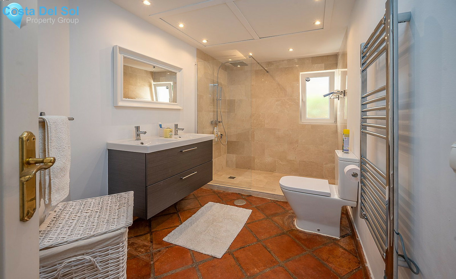 Ground Floor Apartment in Miraflores-1365032