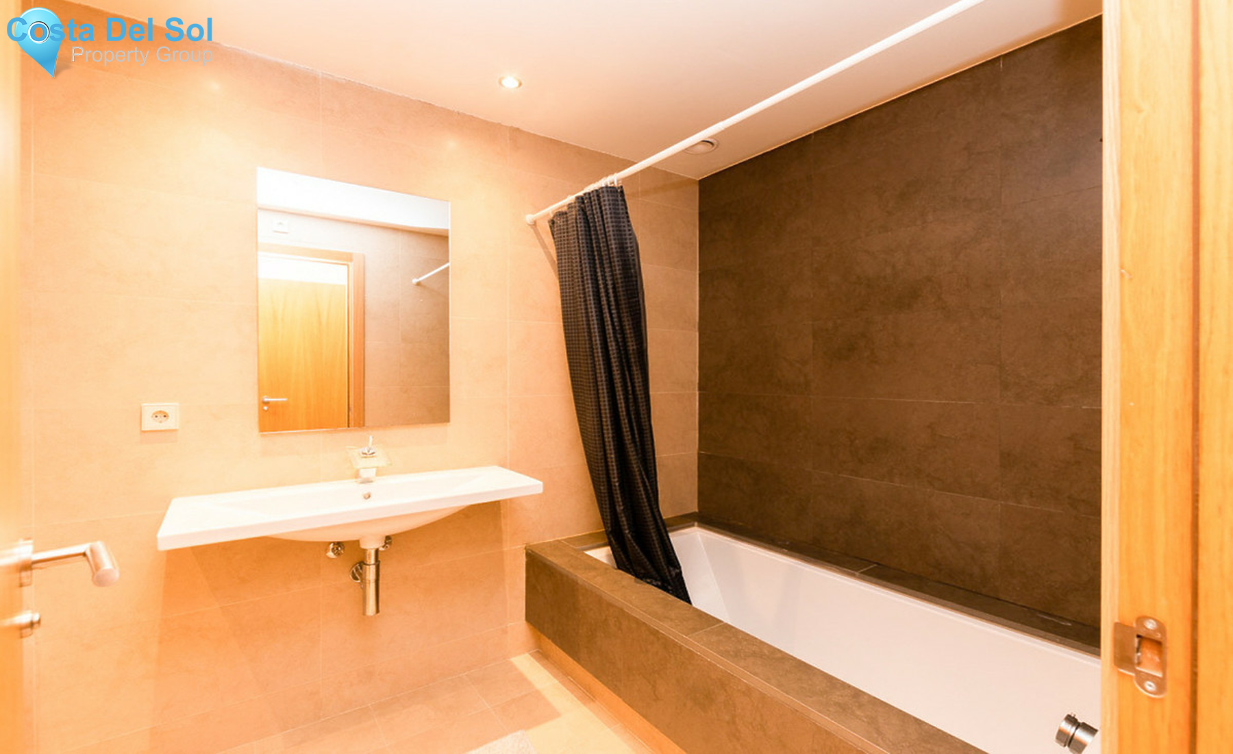 Ground Floor Apartment in New Golden Mile-1242541