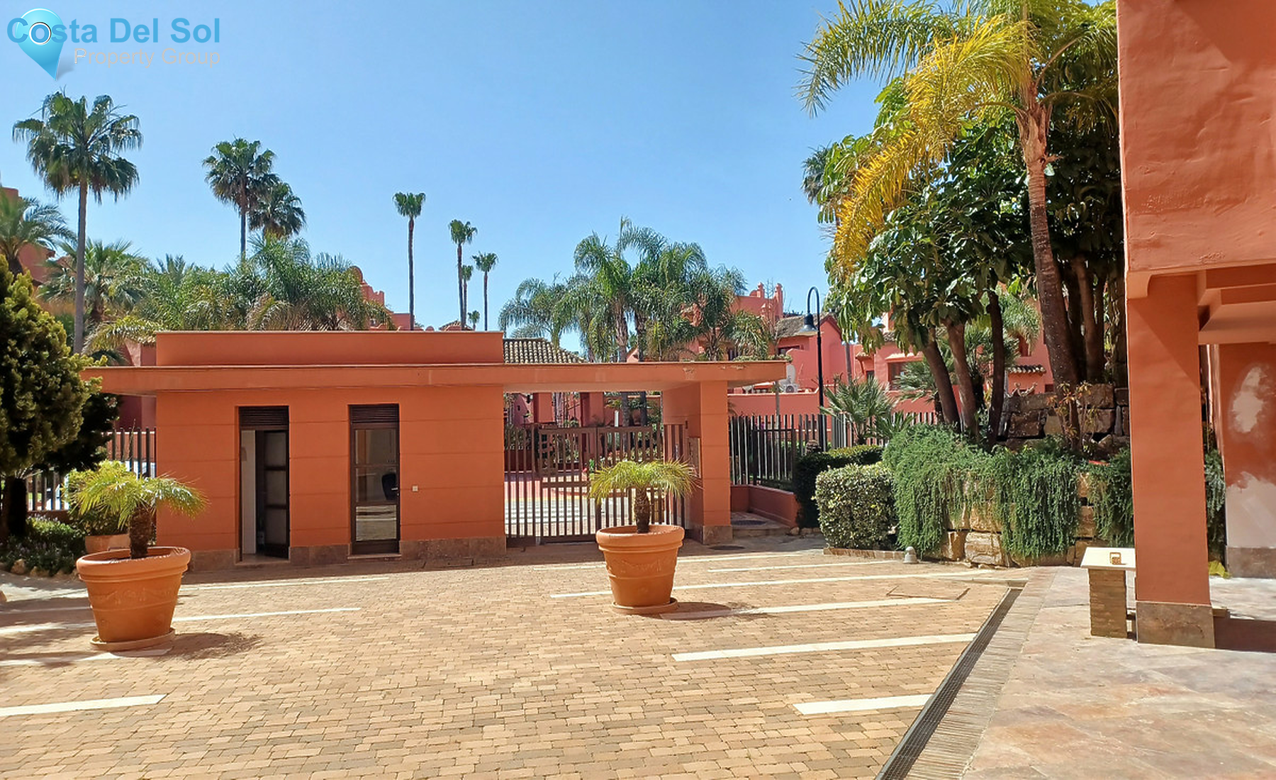 Ground Floor Apartment in New Golden Mile-1286993