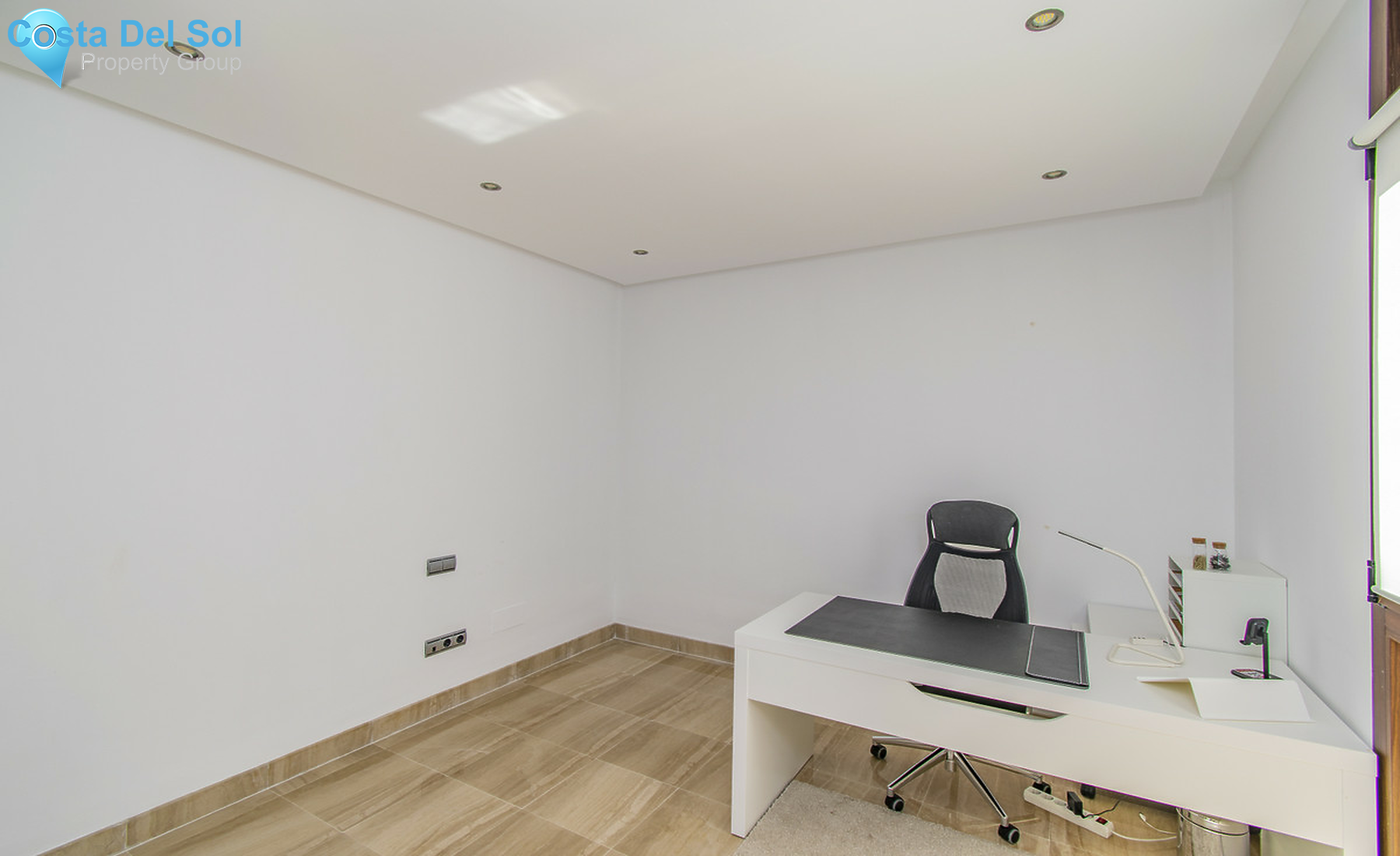 Ground Floor Apartment in New Golden Mile-1383718